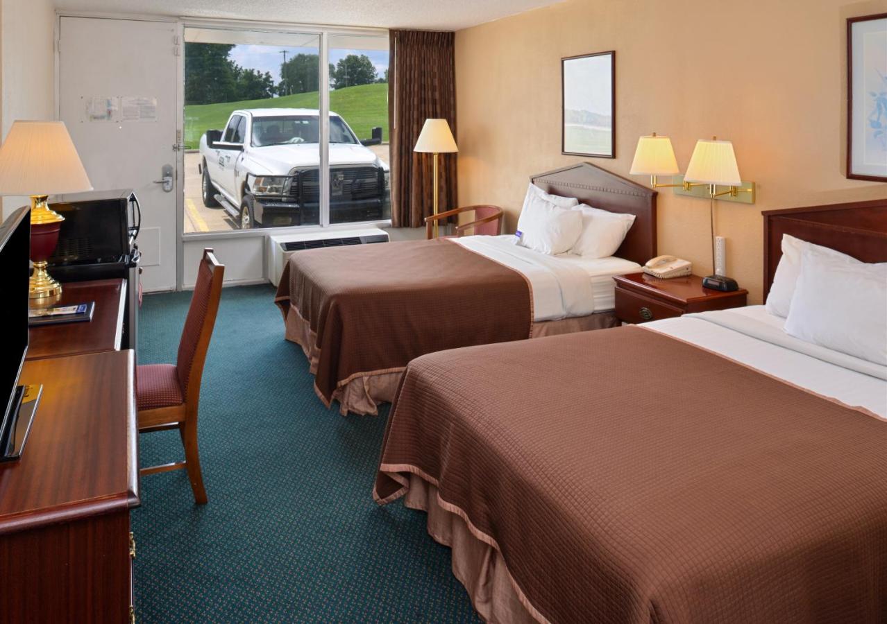 Quality Inn & Suites Vandalia Near I-70 And Hwy 51
