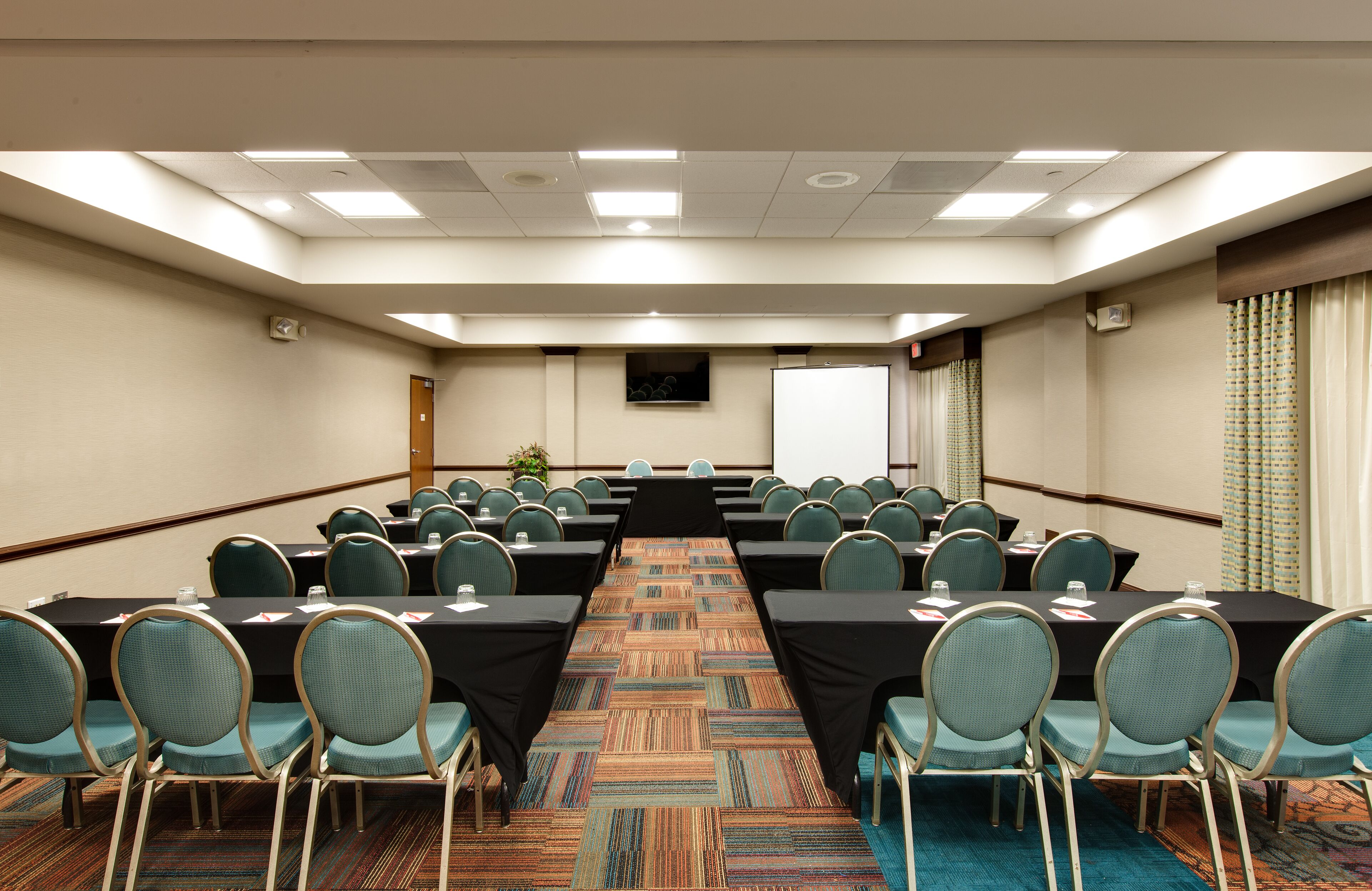 Hotel Indigo Chicago-Vernon Hills