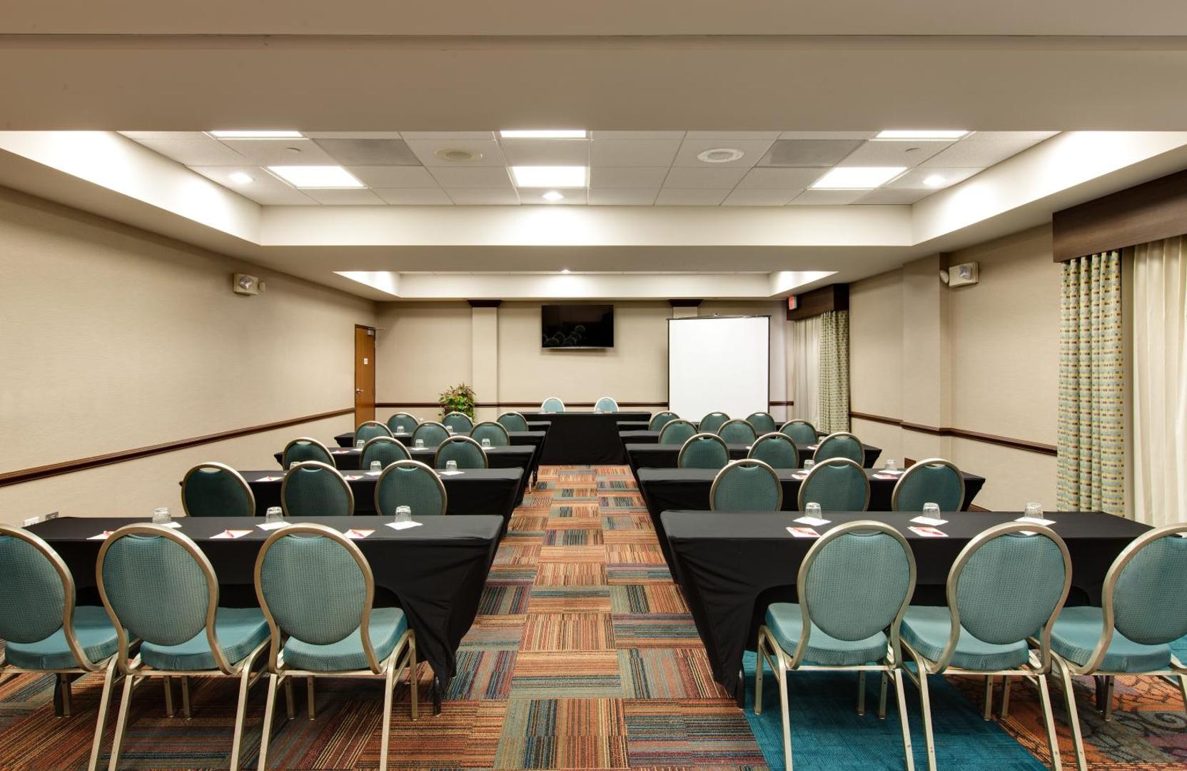 Hotel Indigo Chicago-Vernon Hills