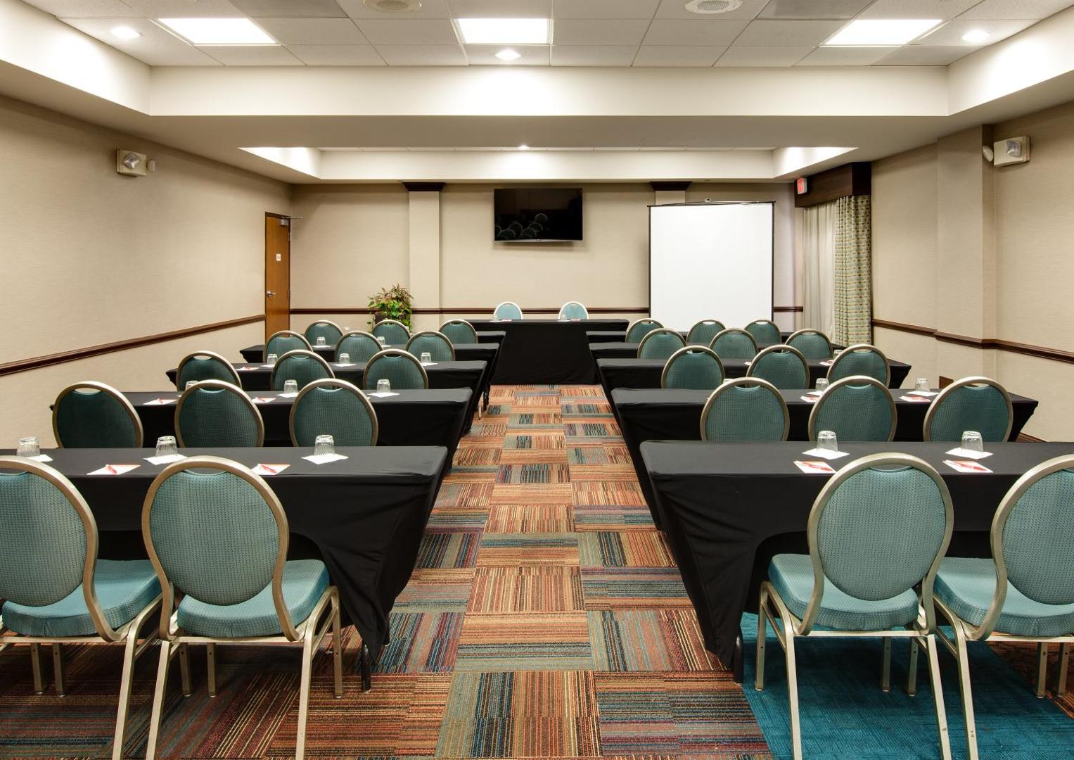 Hotel Indigo Chicago-Vernon Hills