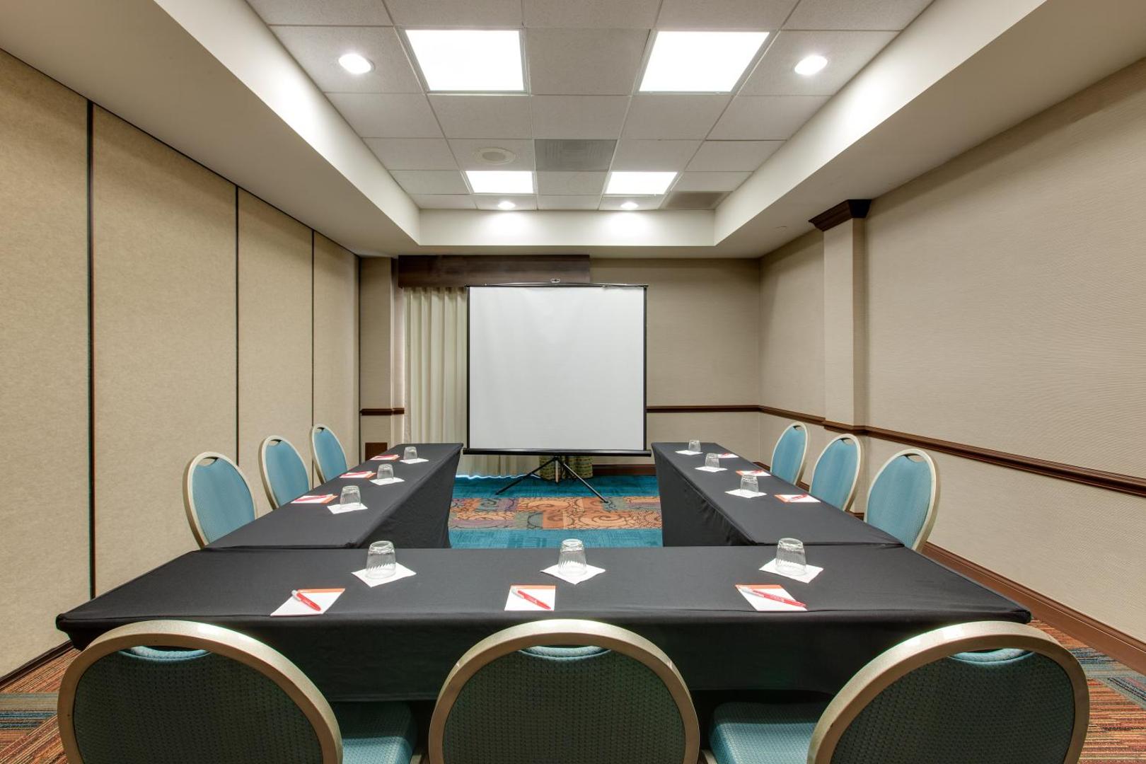 Hotel Indigo Chicago-Vernon Hills