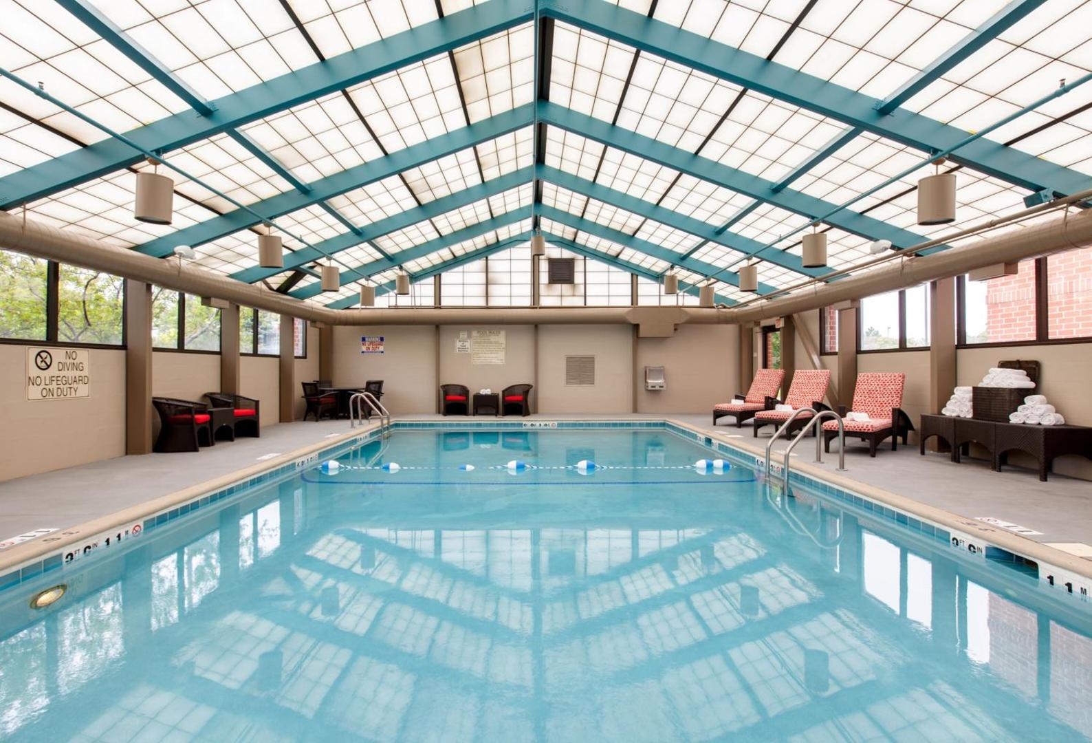 Hotel Indigo Chicago-Vernon Hills