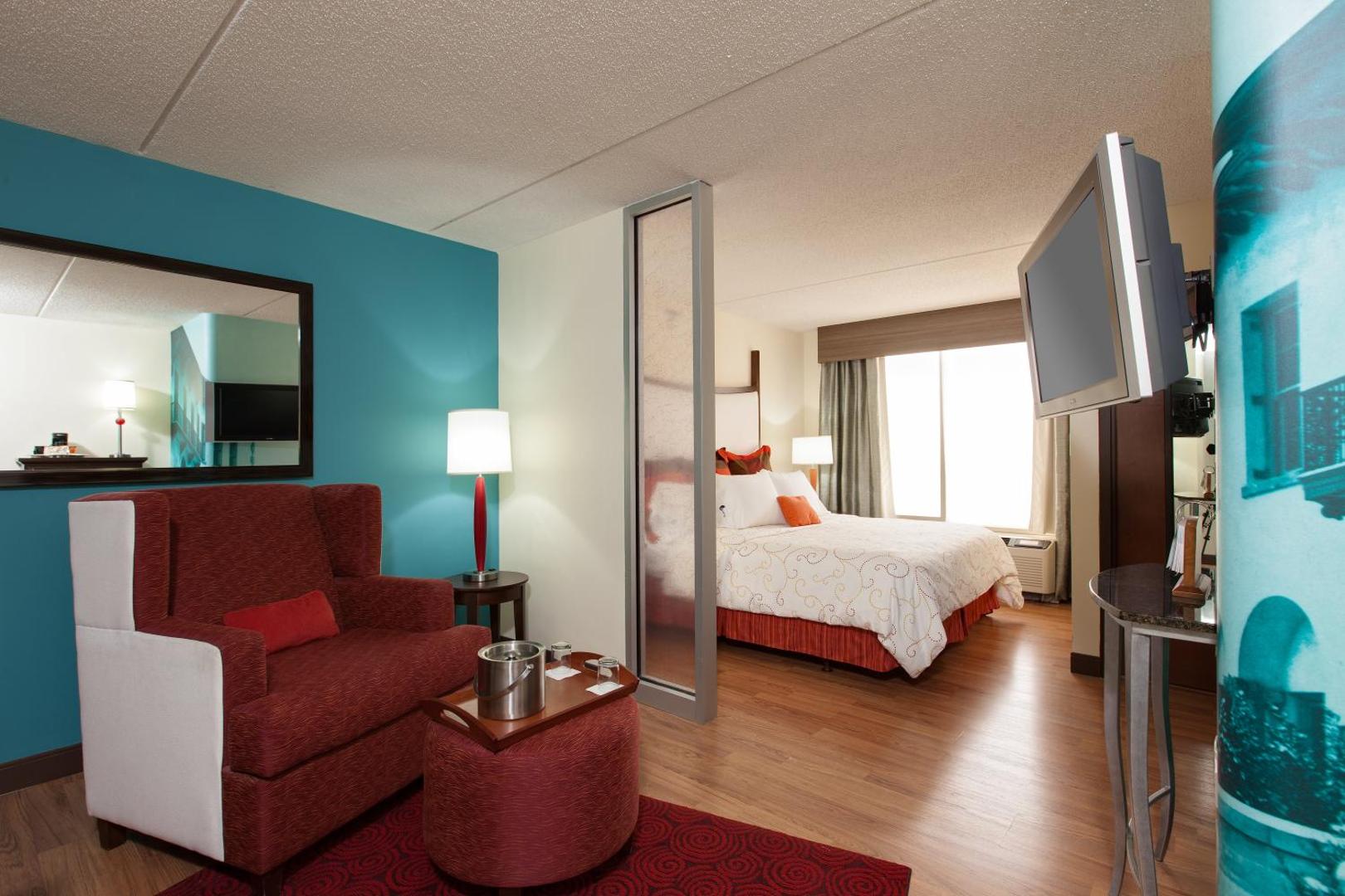 Hotel Indigo Chicago-Vernon Hills