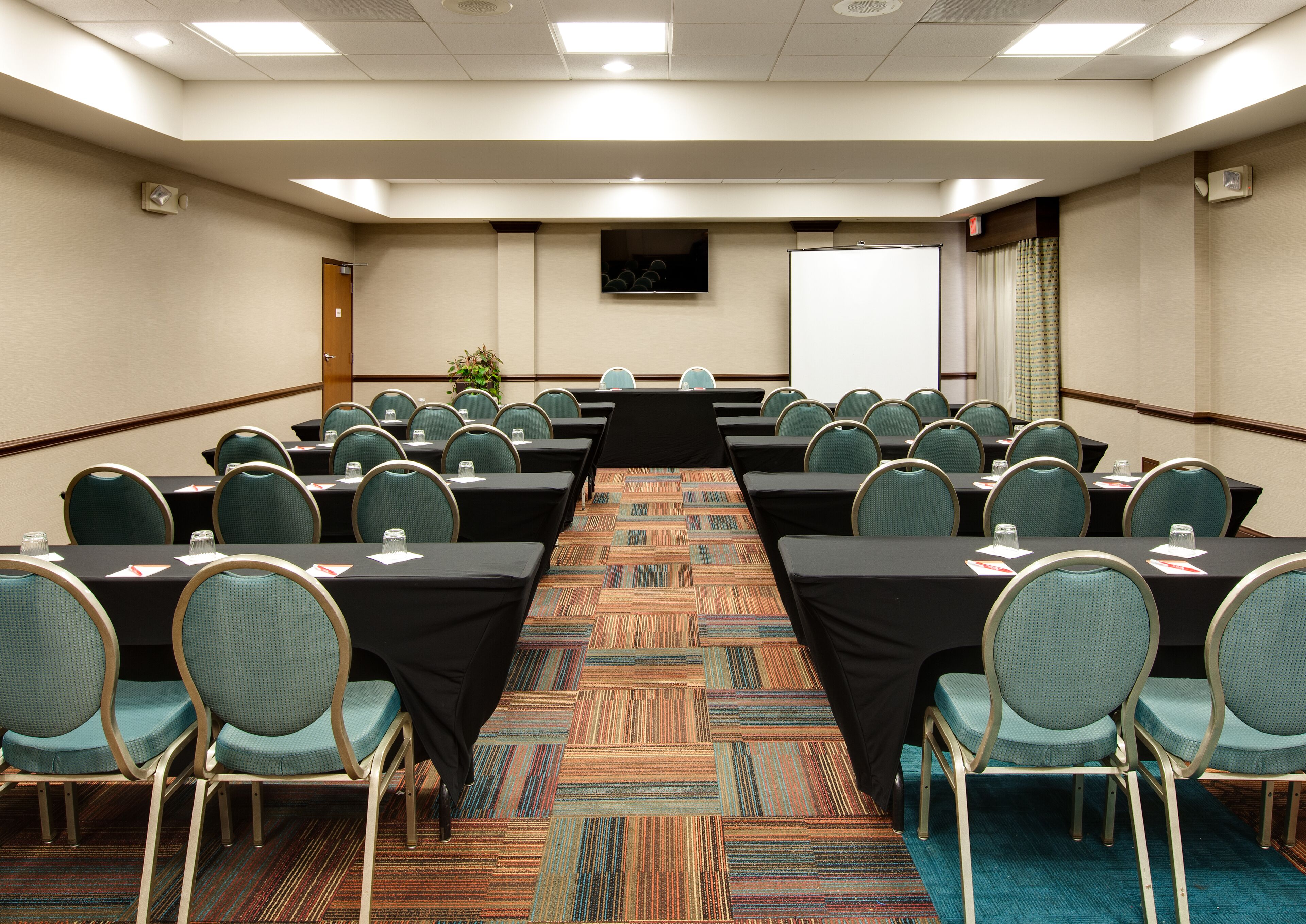 Hotel Indigo Chicago-Vernon Hills