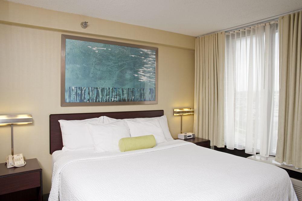SpringHill Suites by Marriott Warrenville
