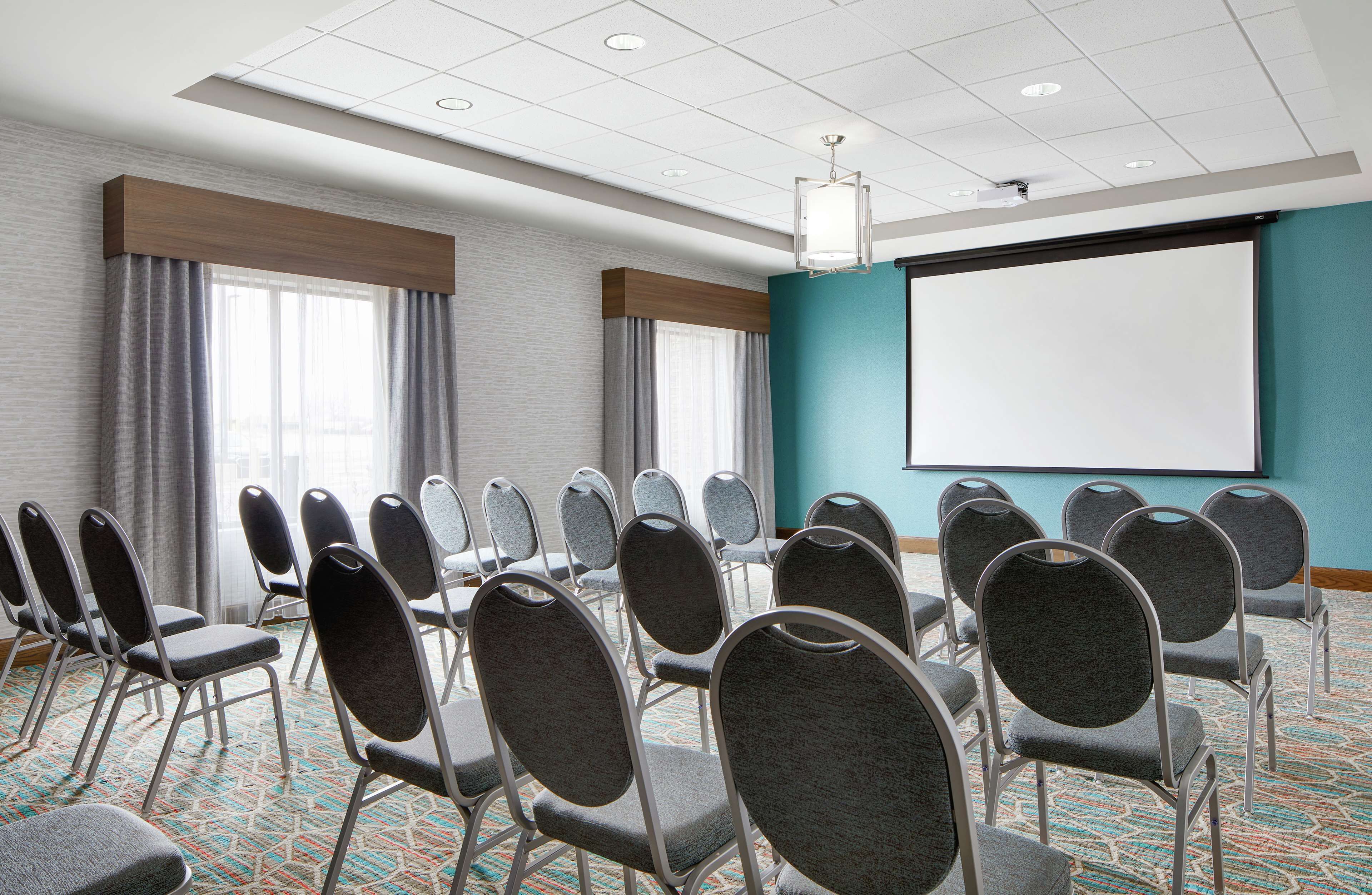 Hampton Inn & Suites Chicago Waukegan