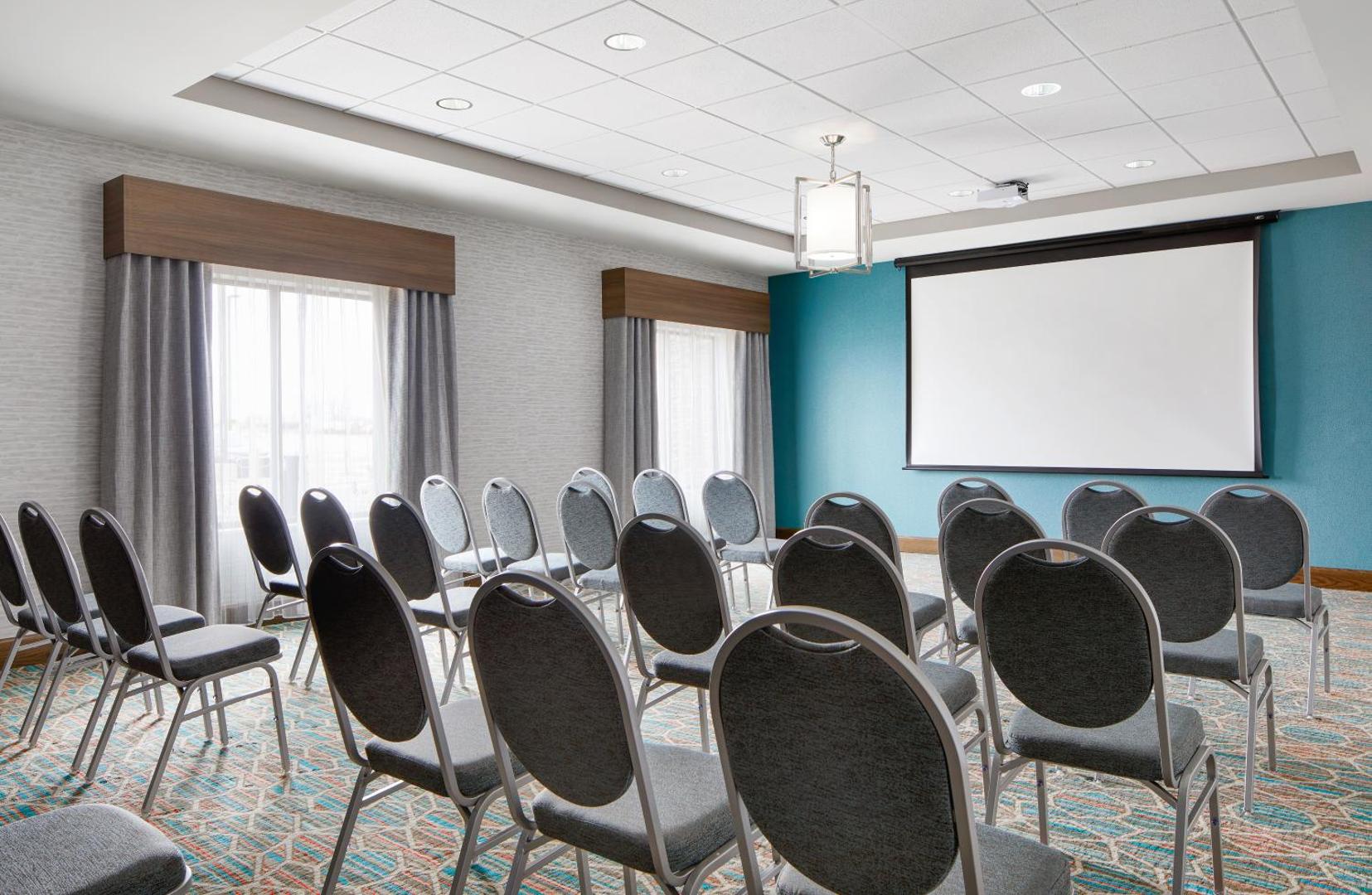 Hampton Inn & Suites Chicago Waukegan