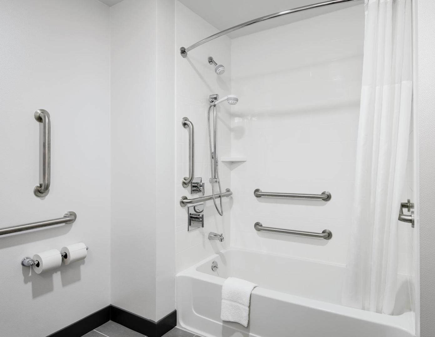 Hampton Inn & Suites Chicago Waukegan