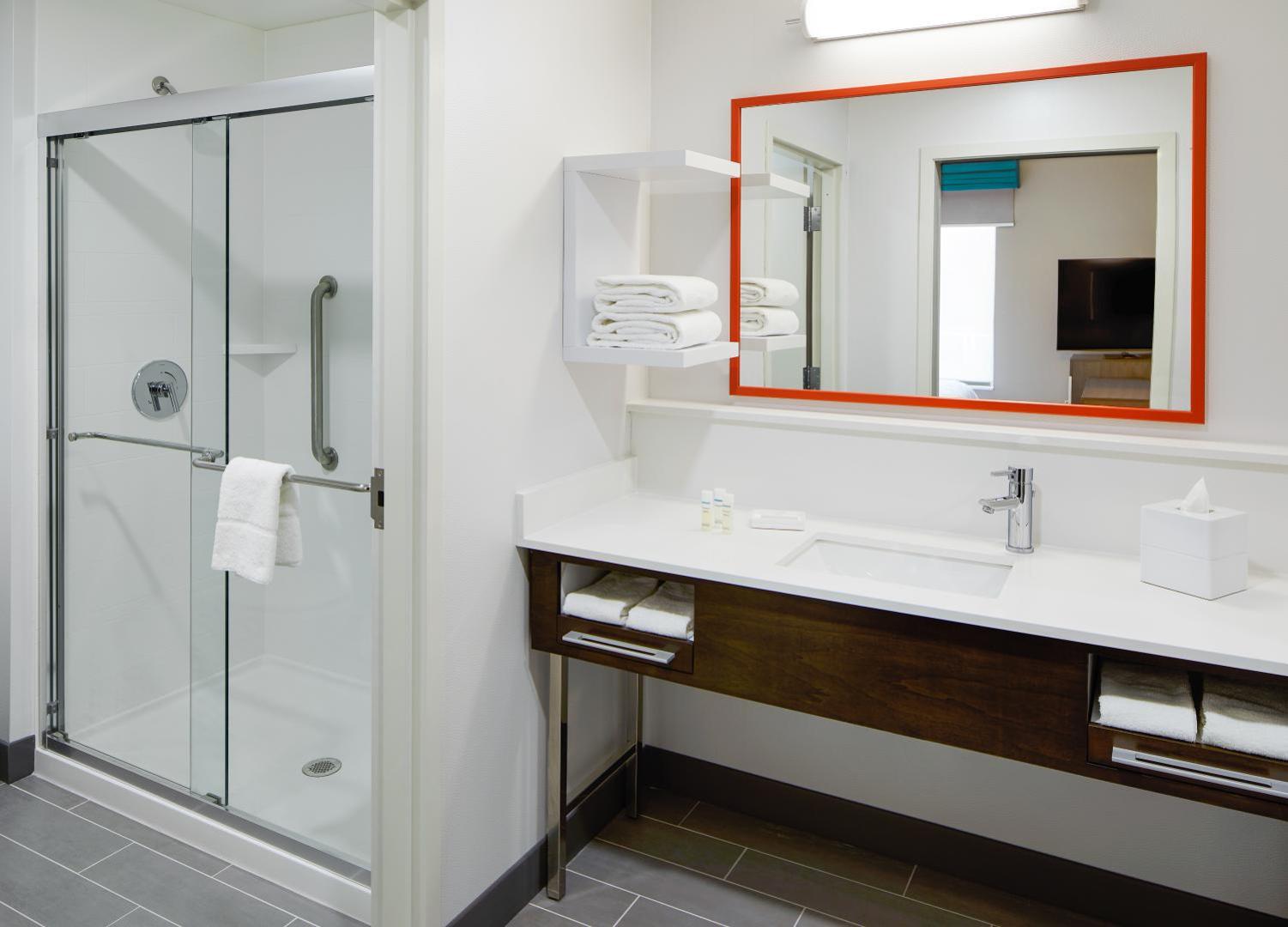 Hampton Inn & Suites Chicago Waukegan