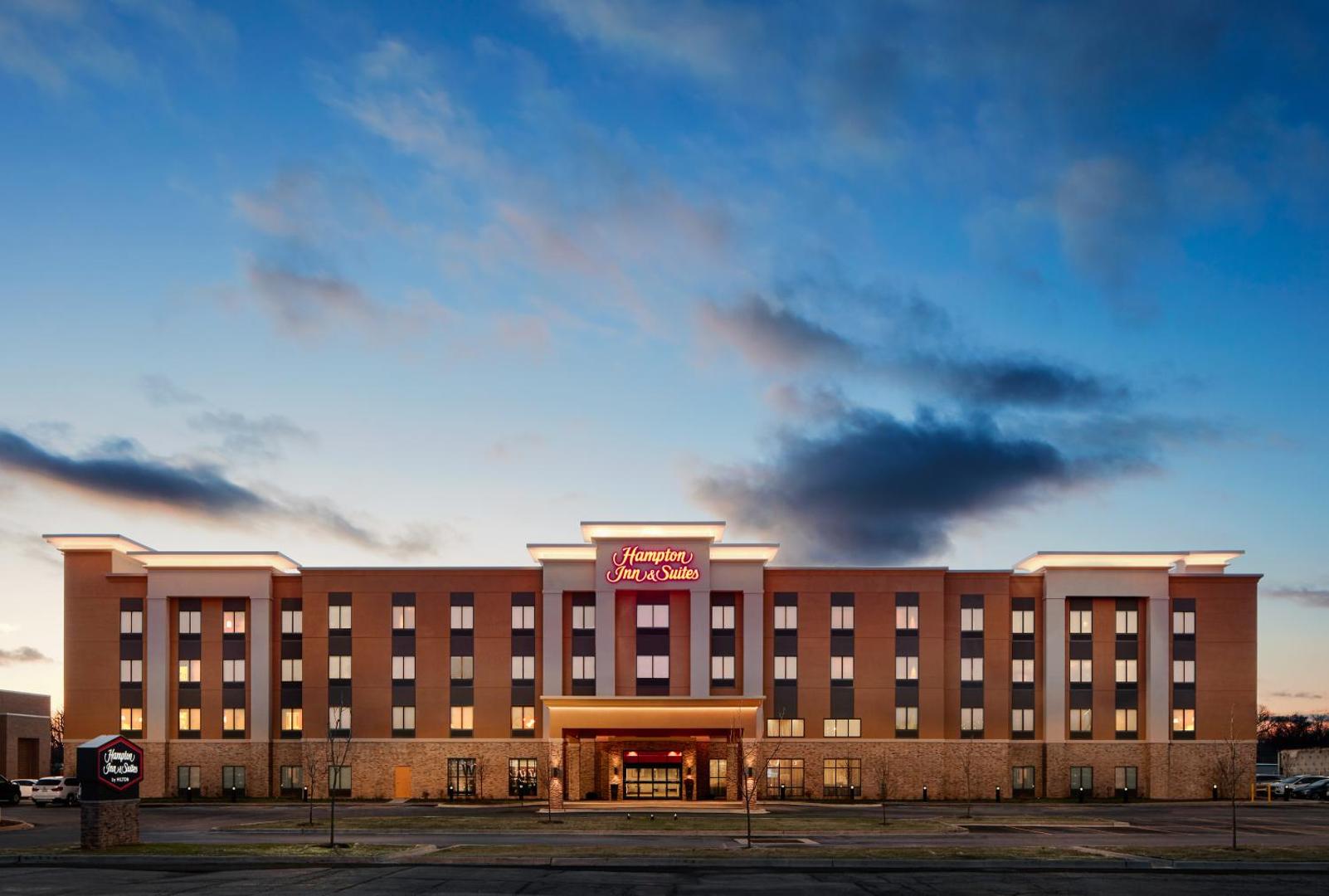 Hampton Inn & Suites Chicago Waukegan