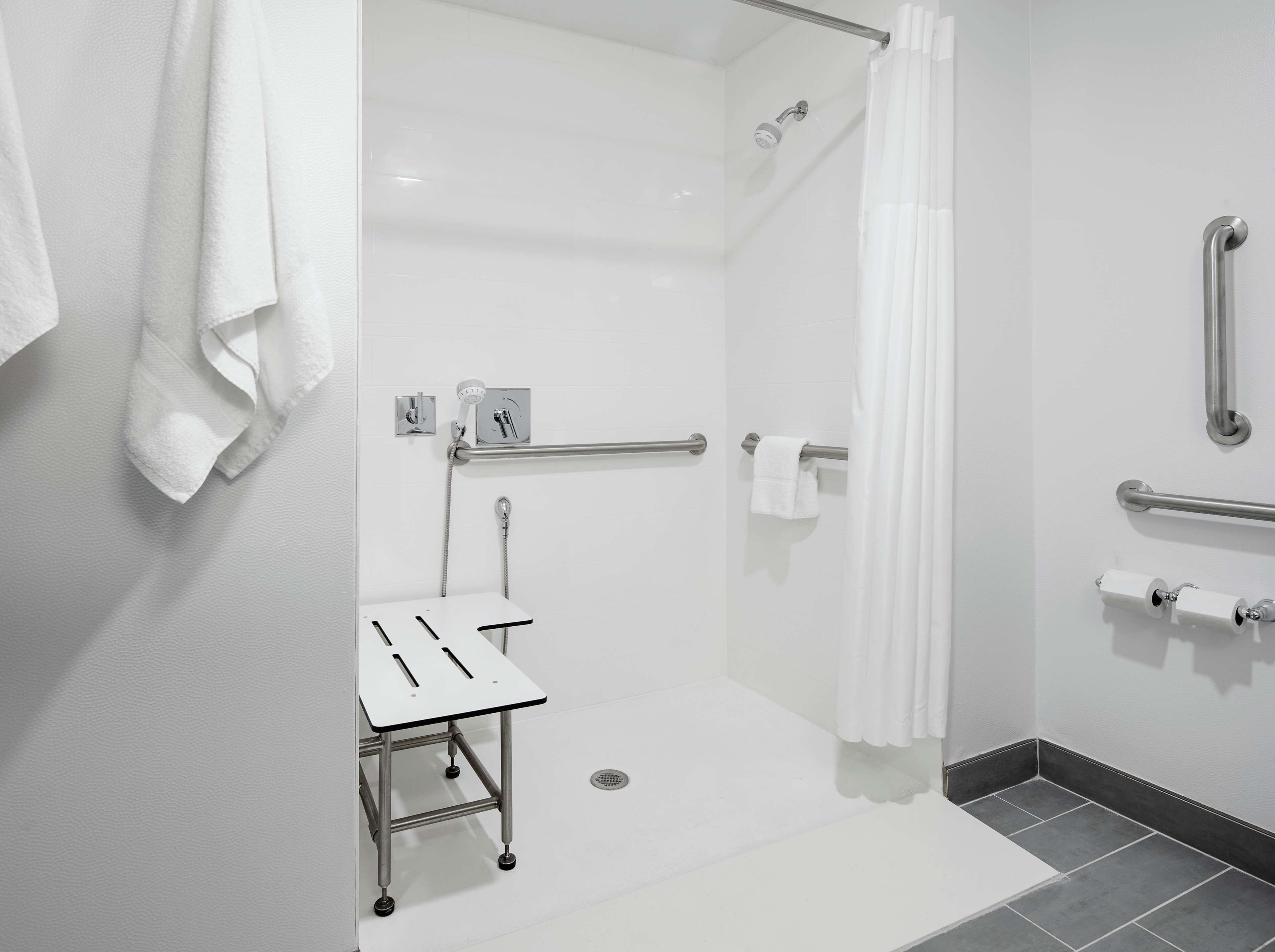Hampton Inn & Suites Chicago Waukegan