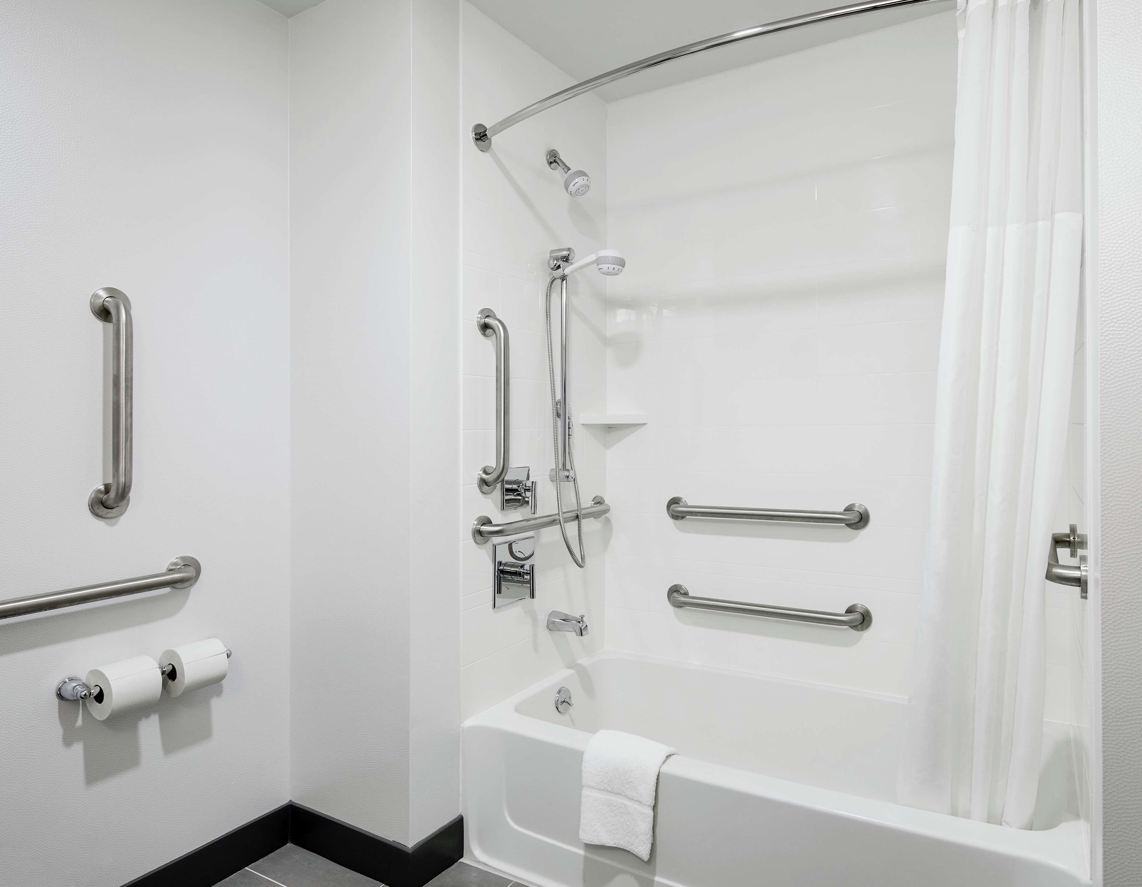 Hampton Inn & Suites Chicago Waukegan