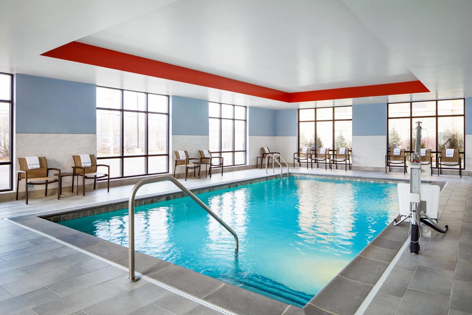 Hampton Inn & Suites Chicago Waukegan