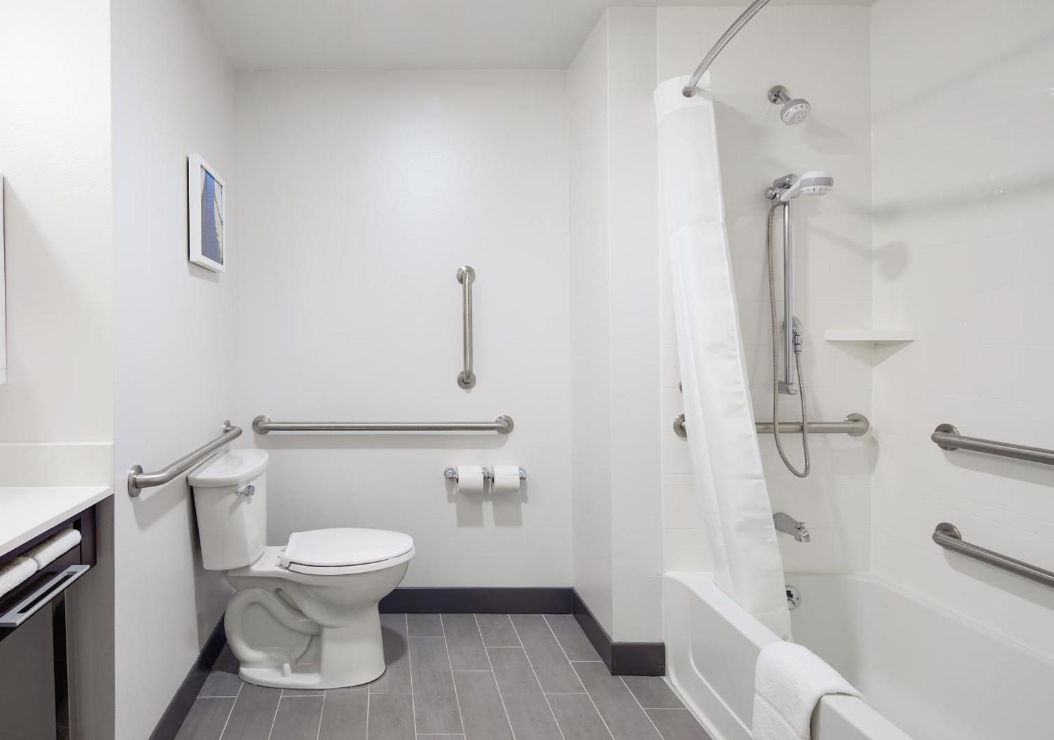 Hampton Inn & Suites Chicago Waukegan