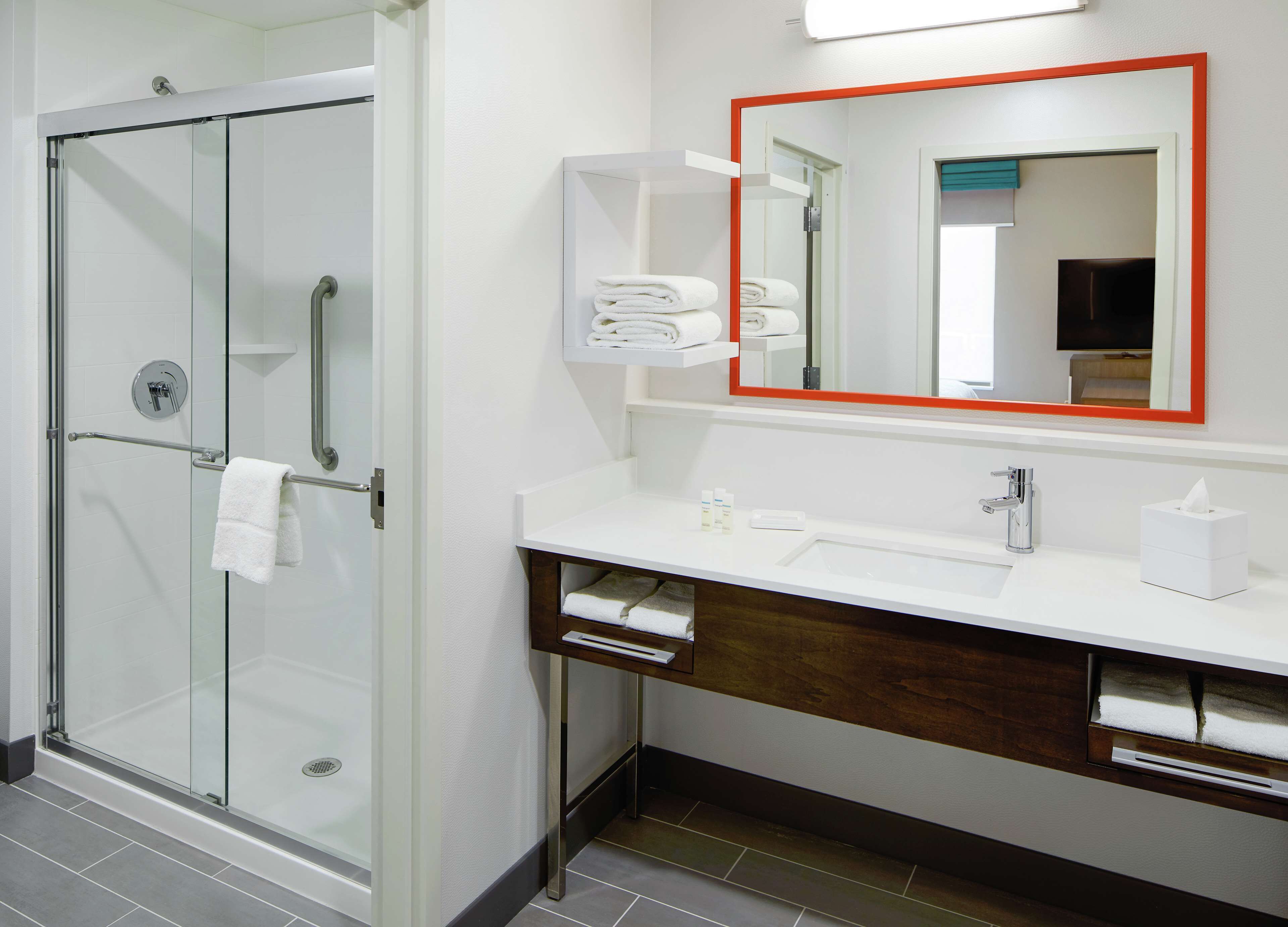 Hampton Inn & Suites Chicago Waukegan
