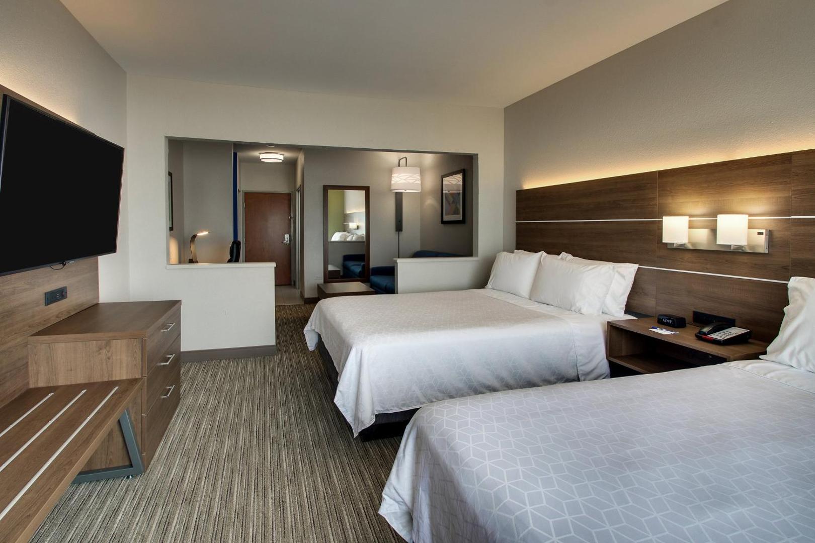 Holiday Inn Express & Suites Chicago North-Waukegan-Gurnee