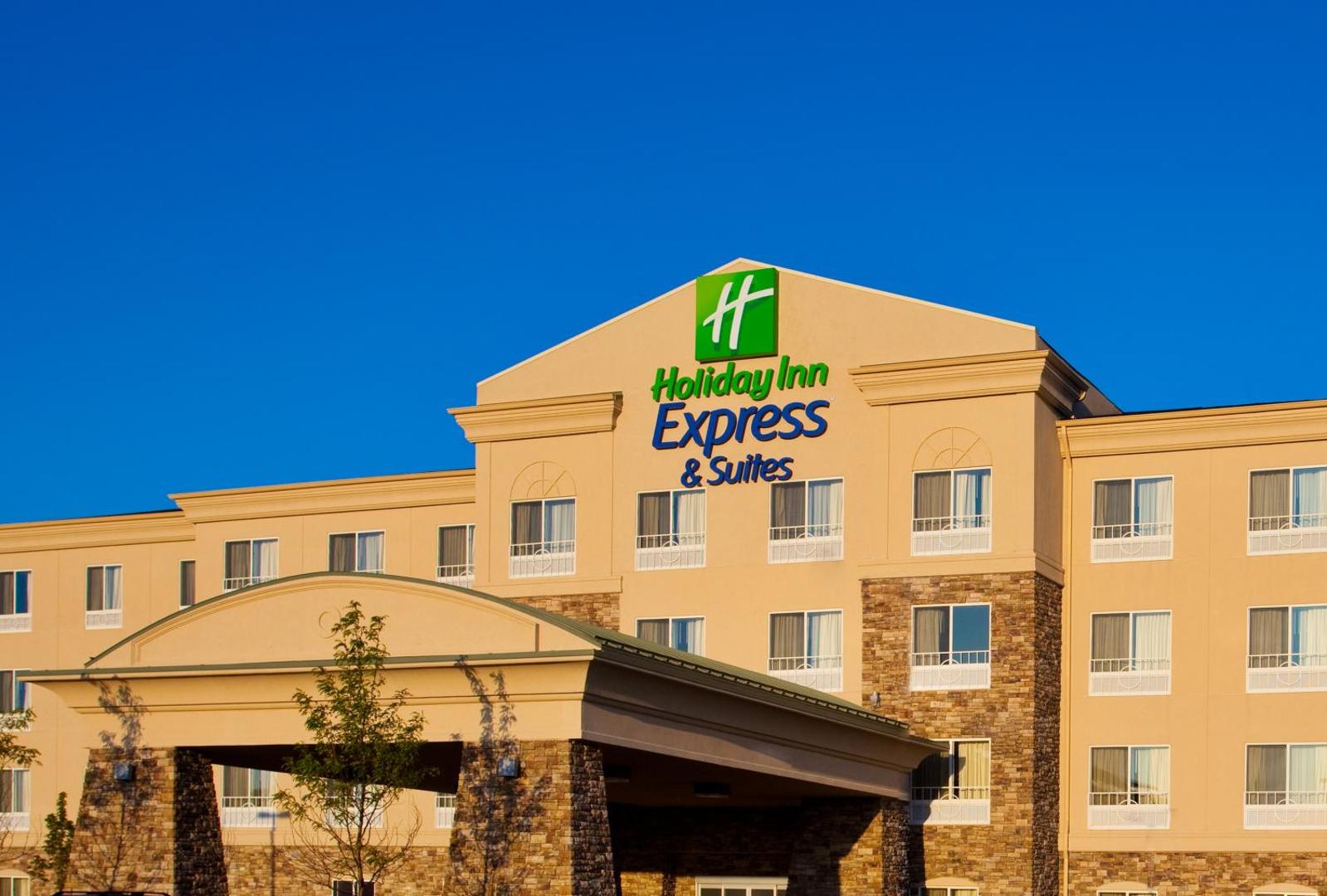 Holiday Inn Express & Suites Chicago North-Waukegan-Gurnee