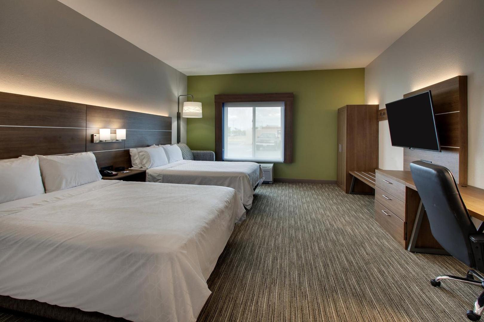Holiday Inn Express & Suites Chicago North-Waukegan-Gurnee