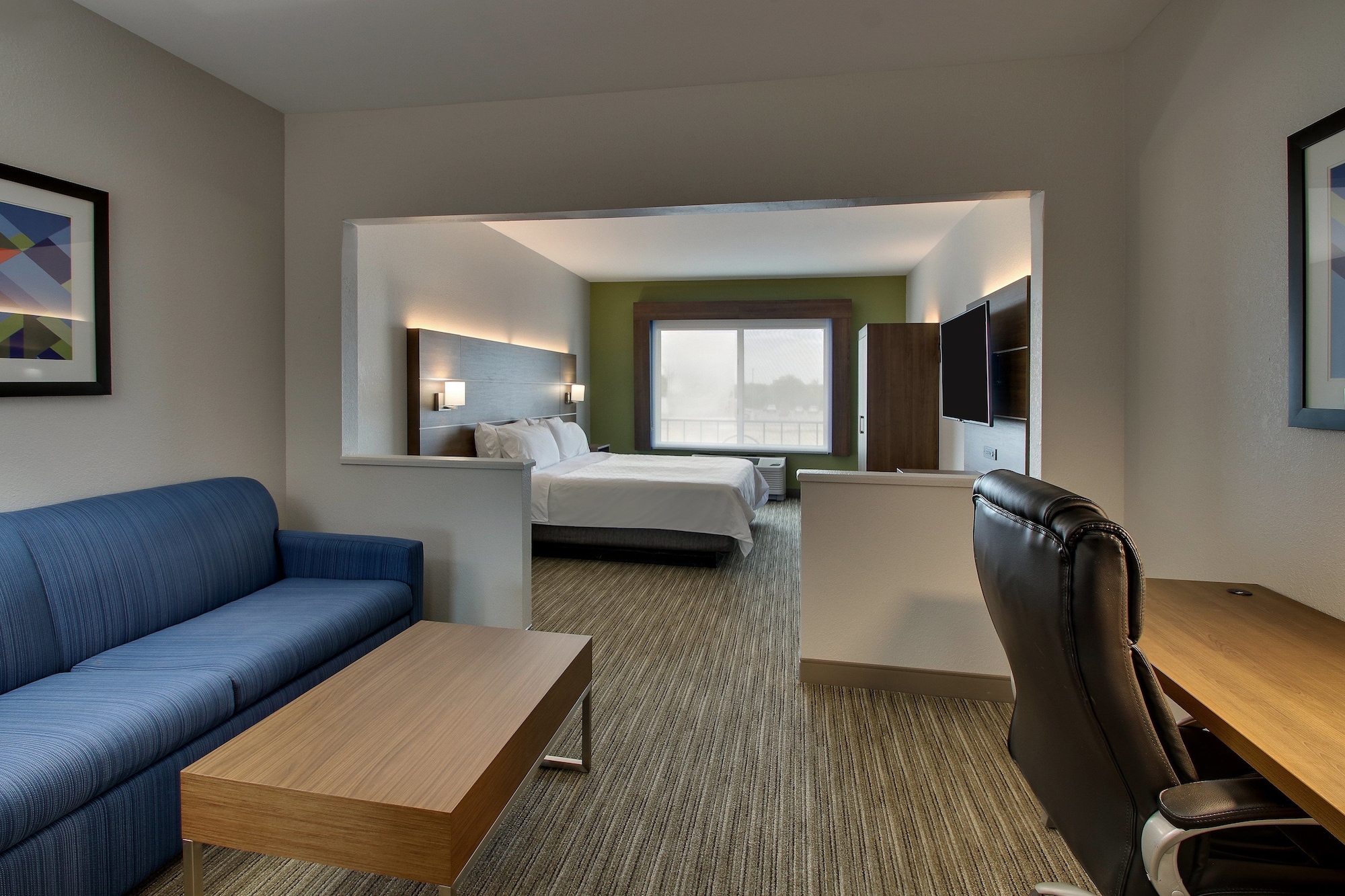 Holiday Inn Express & Suites Chicago North-Waukegan-Gurnee