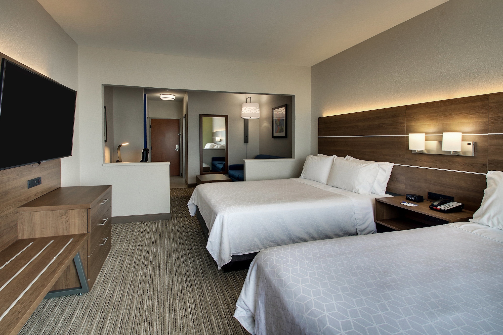 Holiday Inn Express & Suites Chicago North-Waukegan-Gurnee