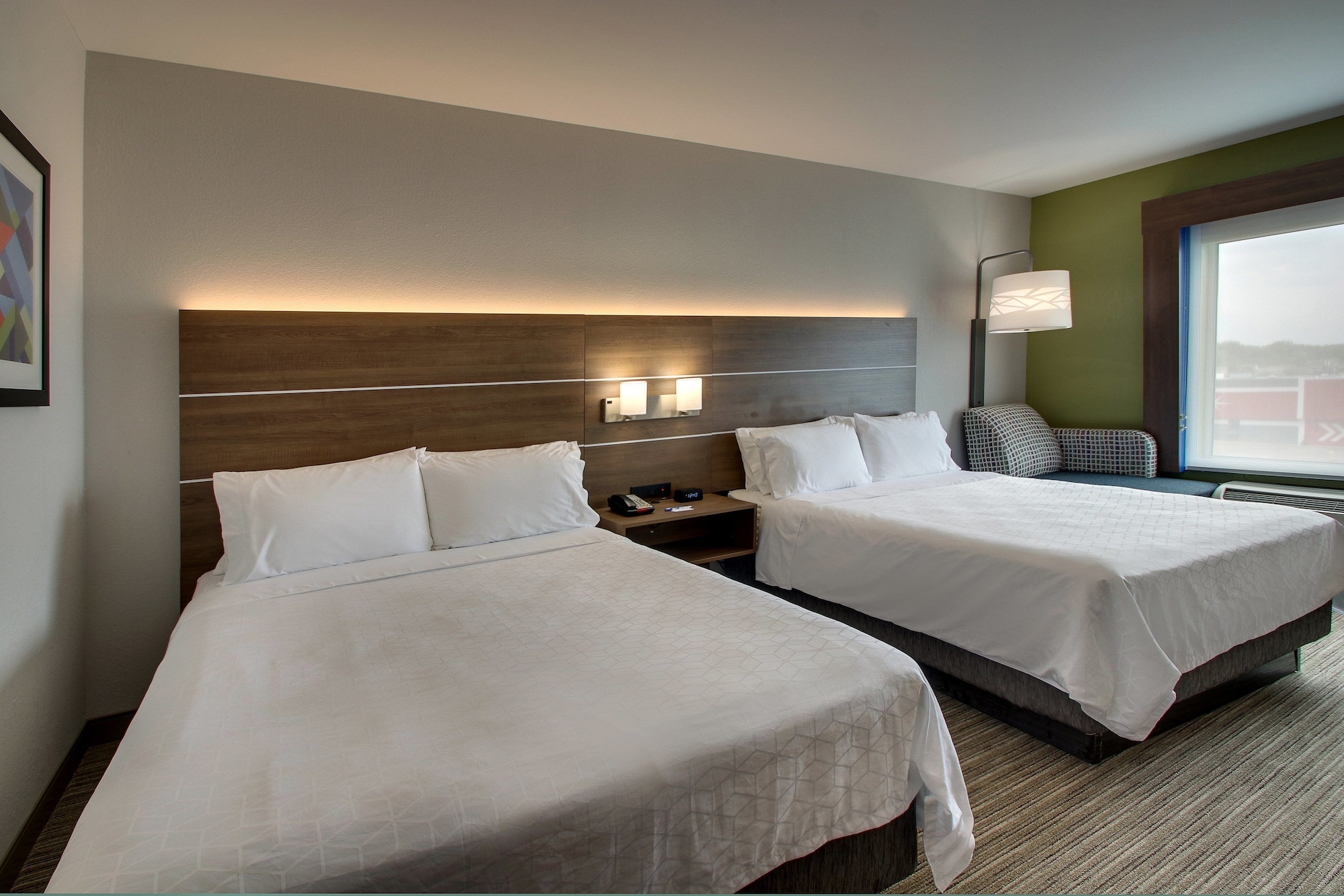 Holiday Inn Express & Suites Chicago North-Waukegan-Gurnee