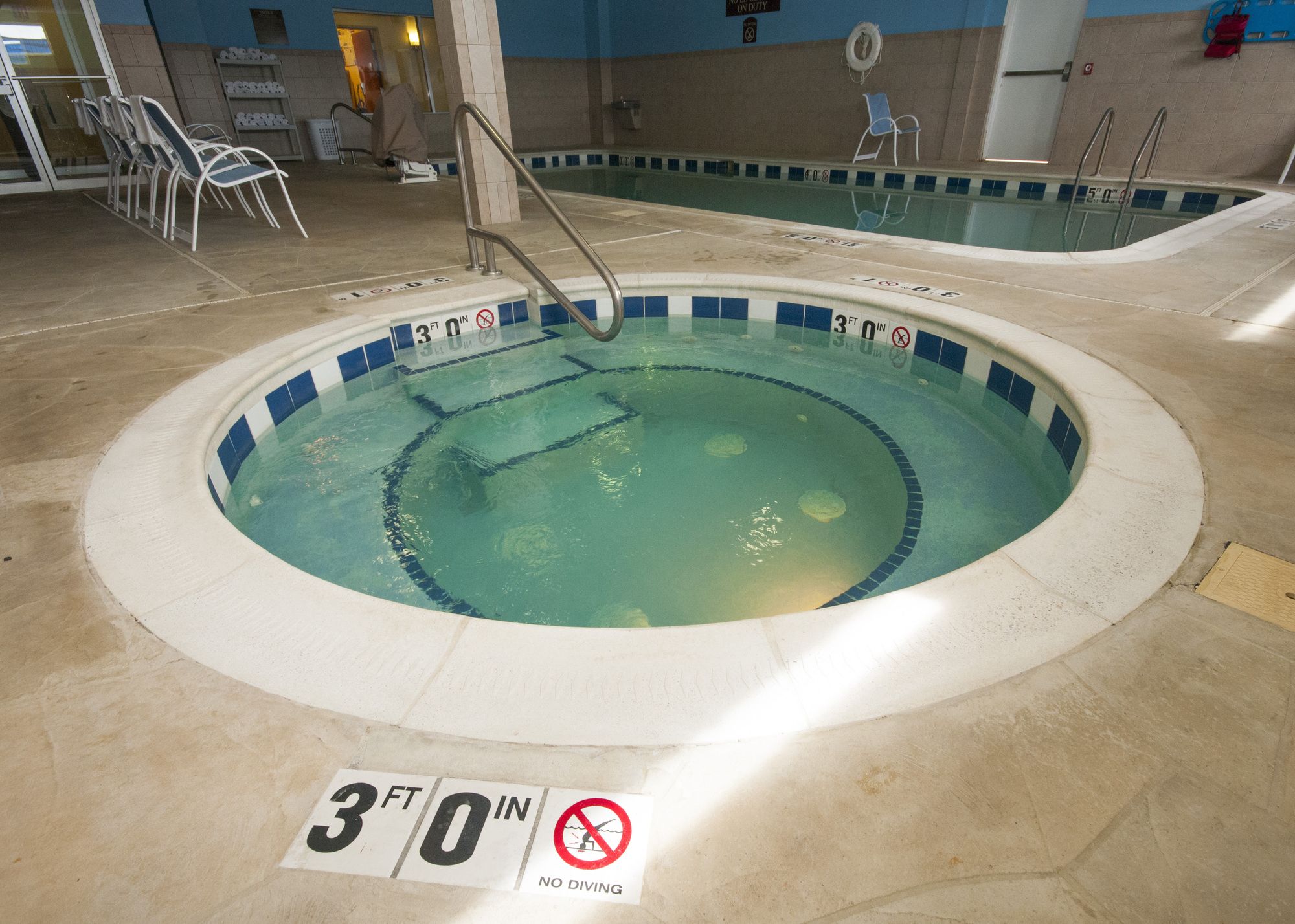 Holiday Inn Express & Suites Chicago North-Waukegan-Gurnee