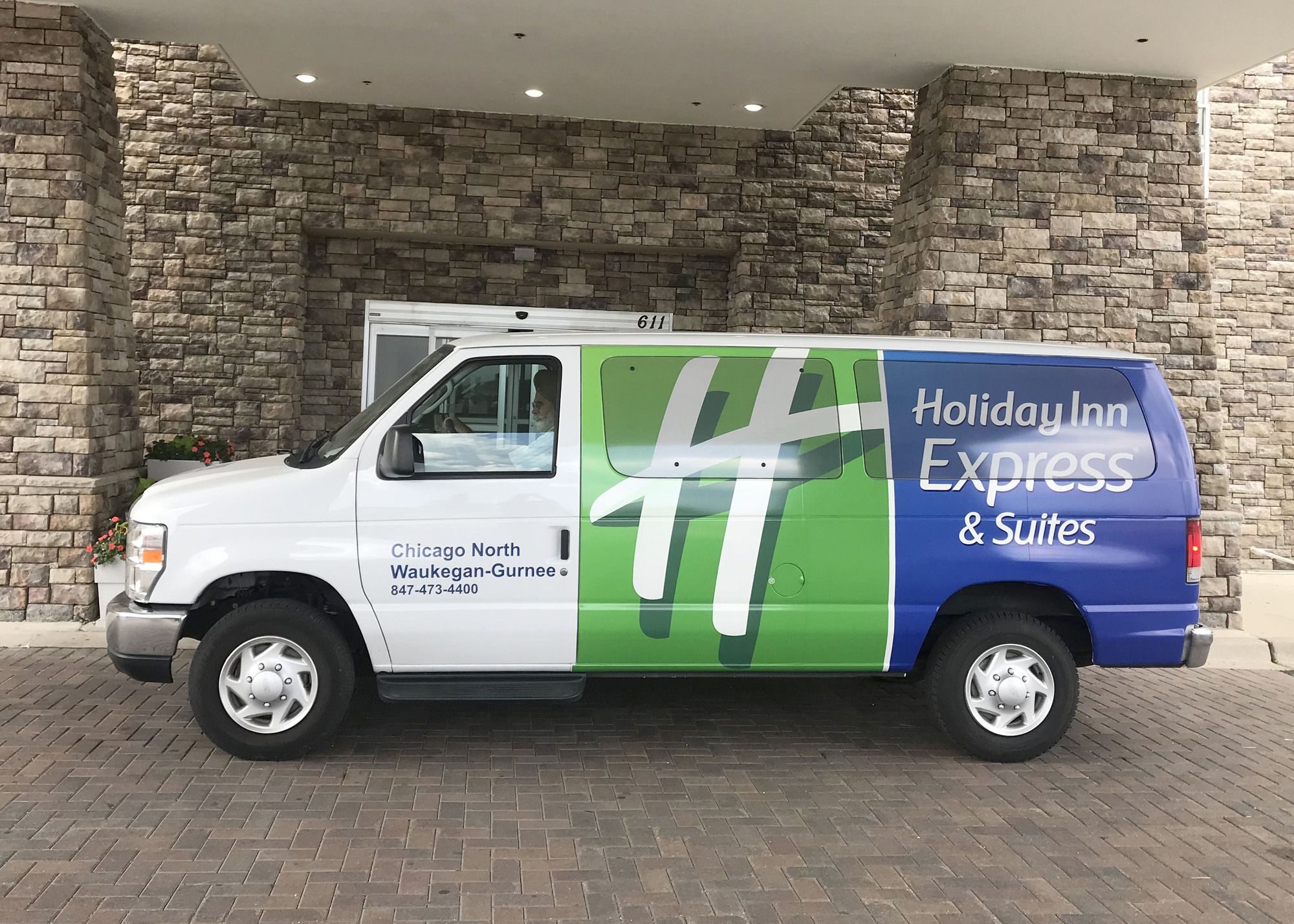 Holiday Inn Express & Suites Chicago North-Waukegan-Gurnee