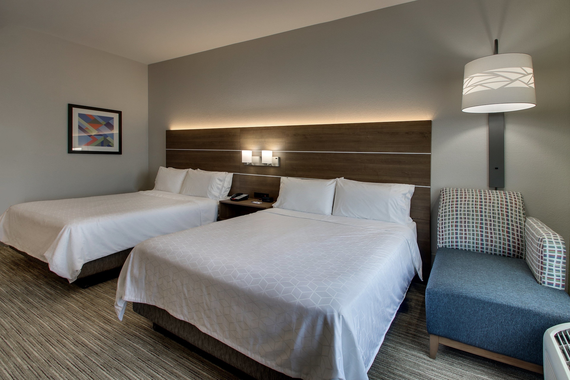 Holiday Inn Express & Suites Chicago North-Waukegan-Gurnee