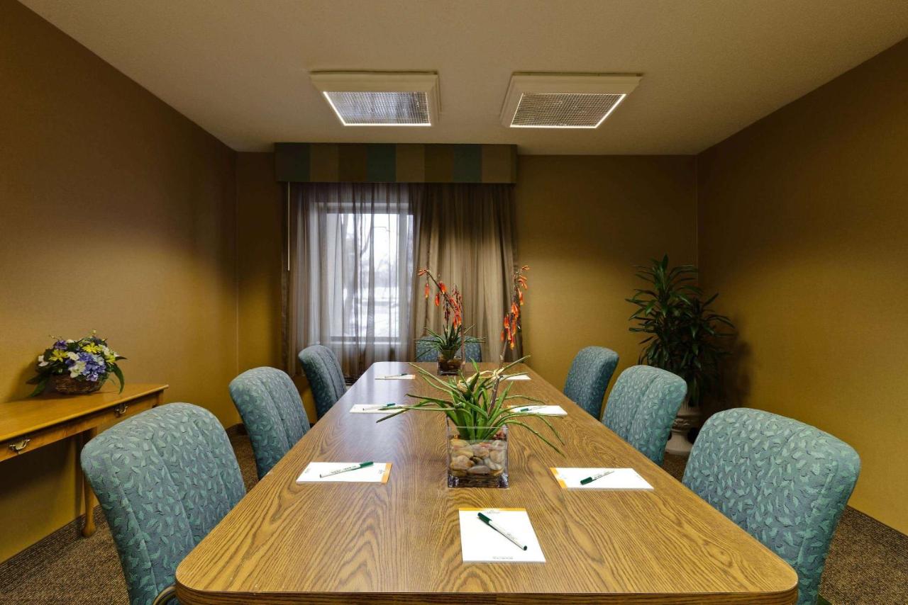 La Quinta Inn by Wyndham Chicago Willowbrook