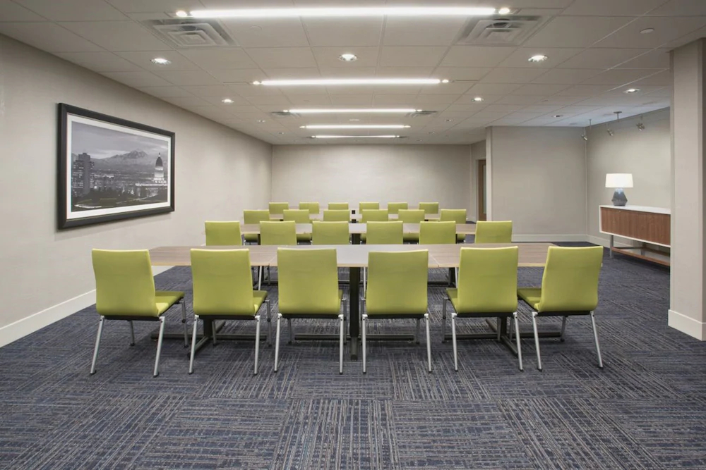 Holiday Inn Express & Suites Yorkville