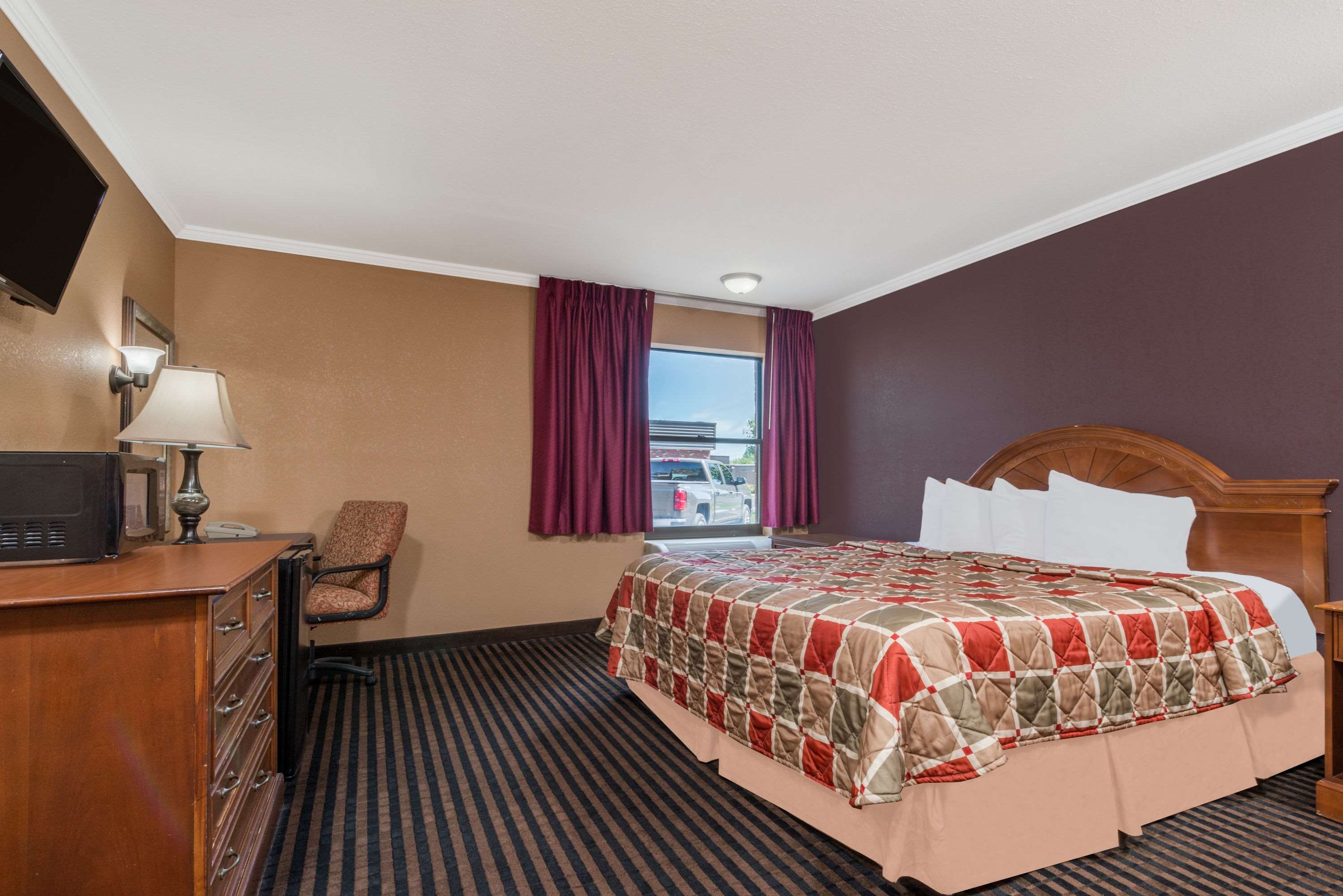 Days Inn by Wyndham Anderson IN