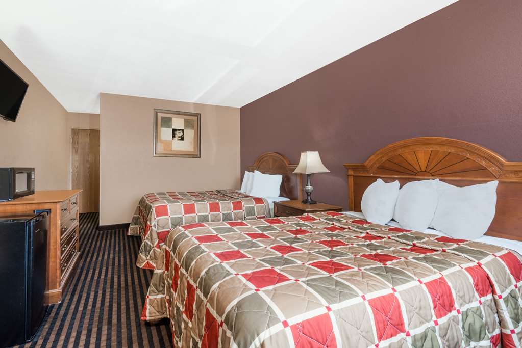 Days Inn by Wyndham Anderson IN