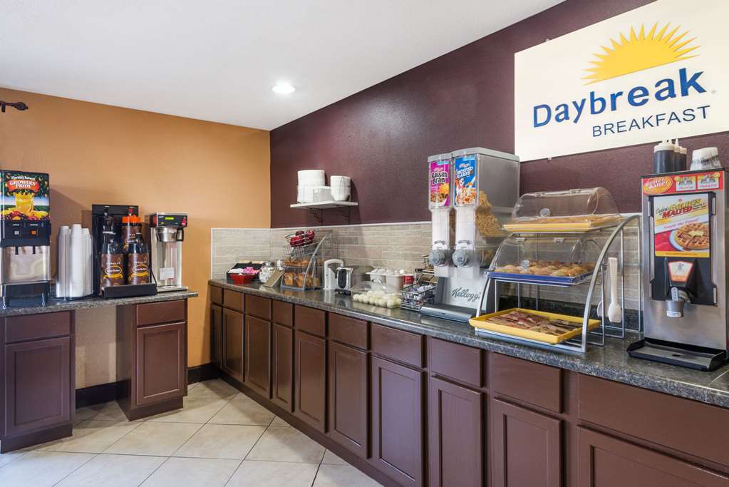 Days Inn by Wyndham Anderson IN