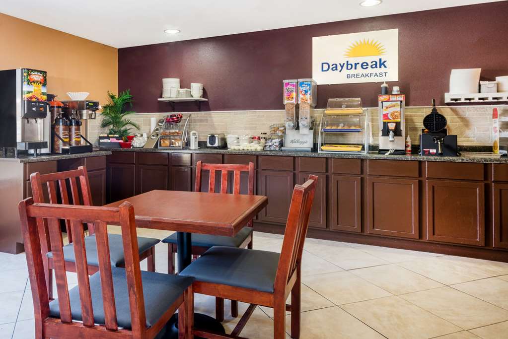 Days Inn by Wyndham Anderson IN