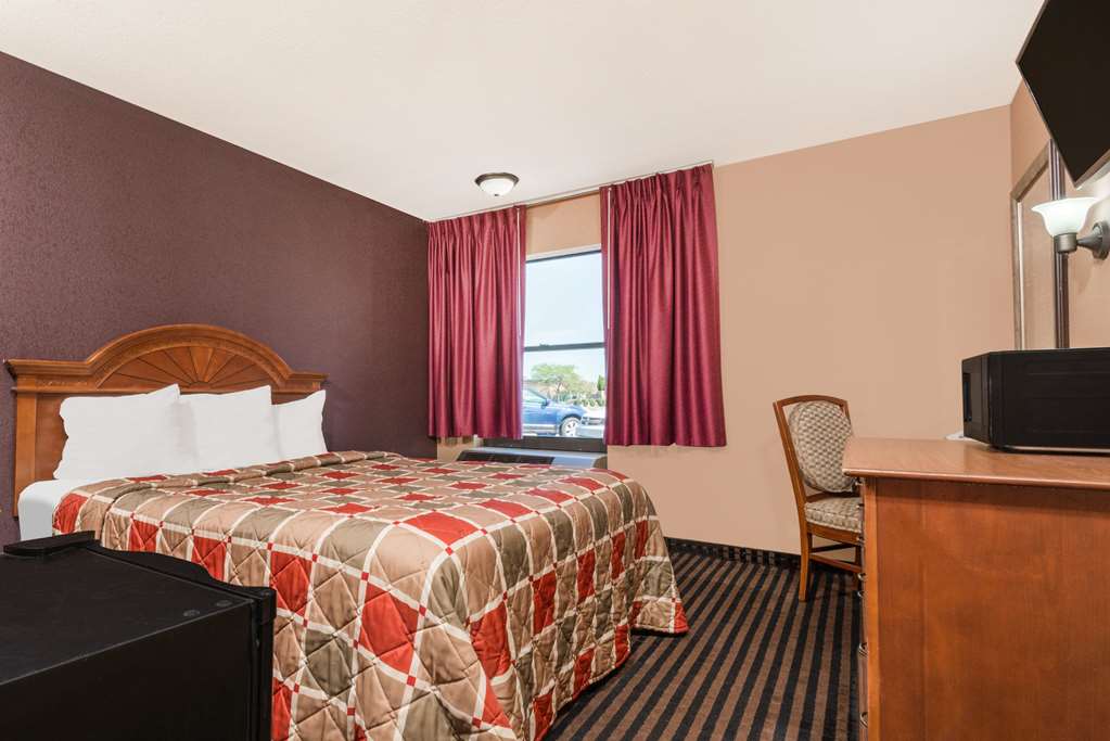 Days Inn by Wyndham Anderson IN