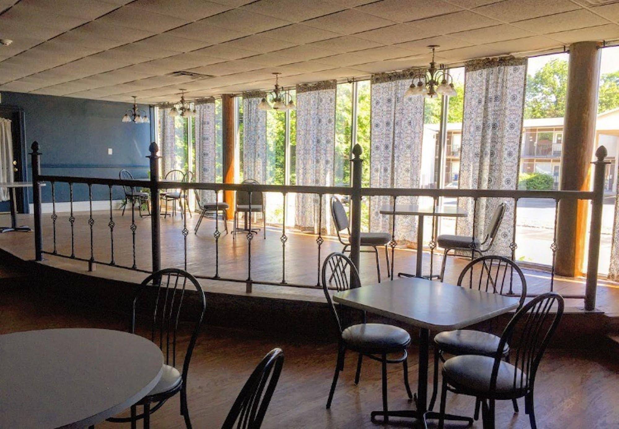 Cascades Inn