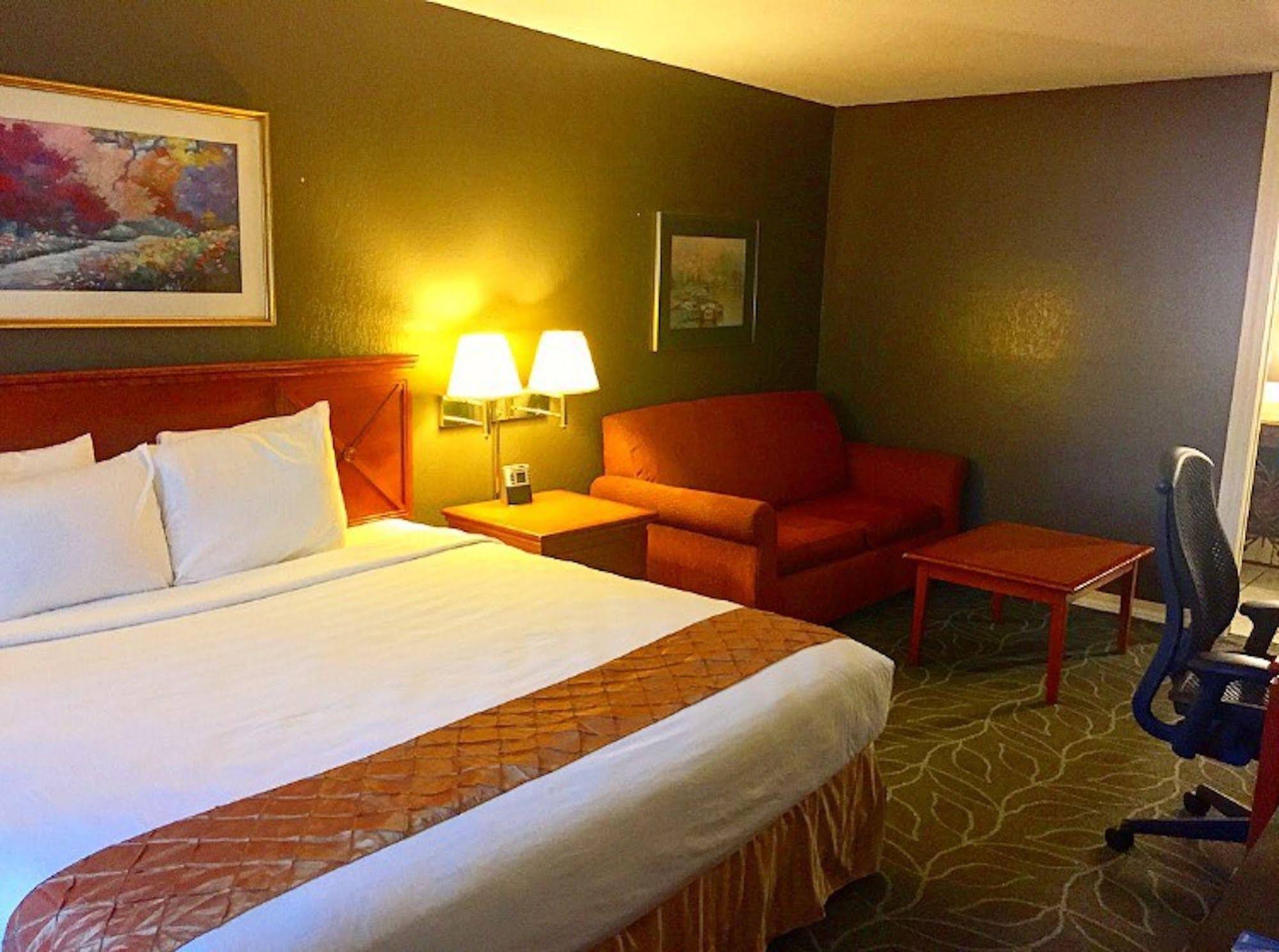 Cascades Inn