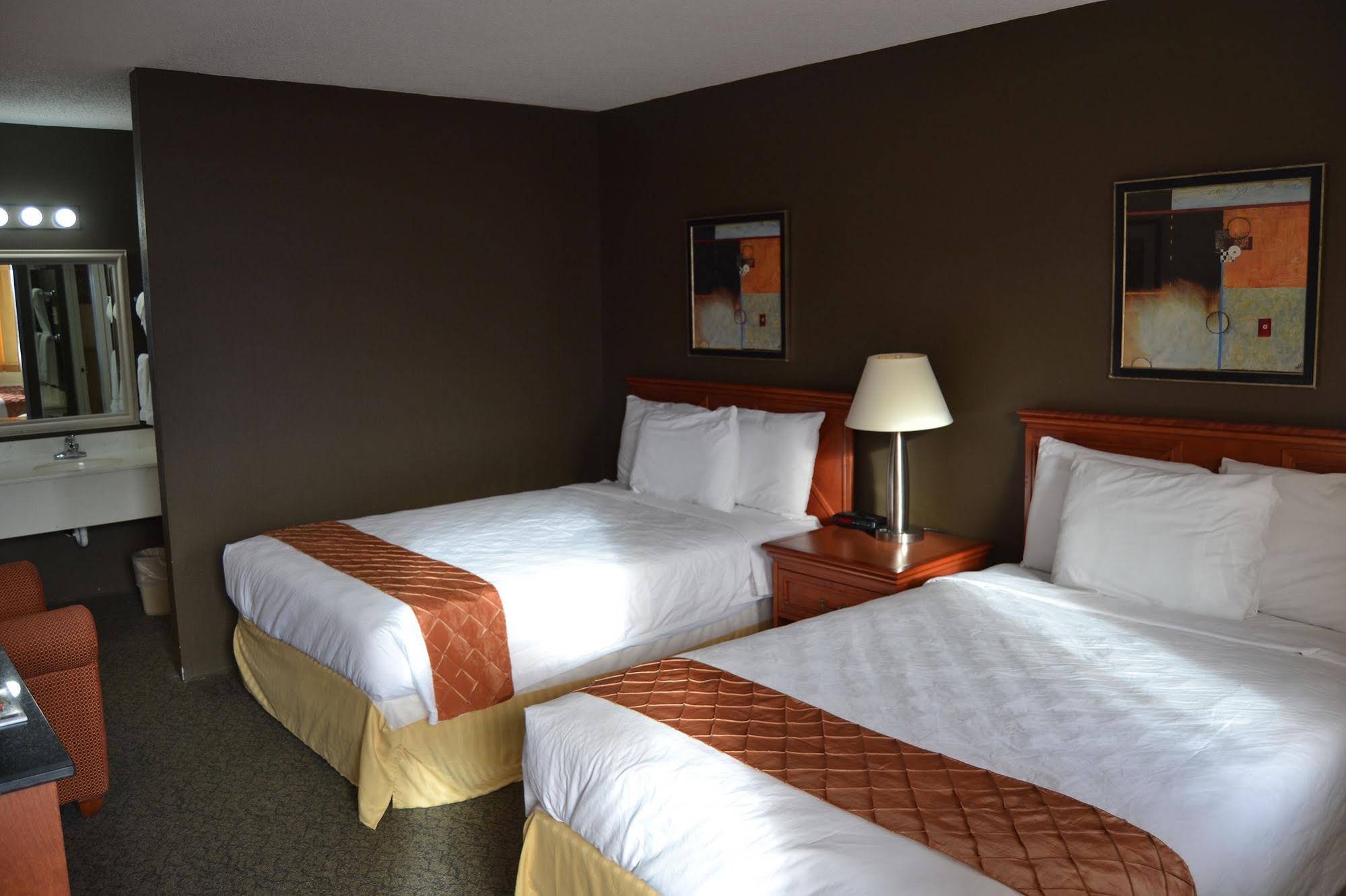 Cascades Inn