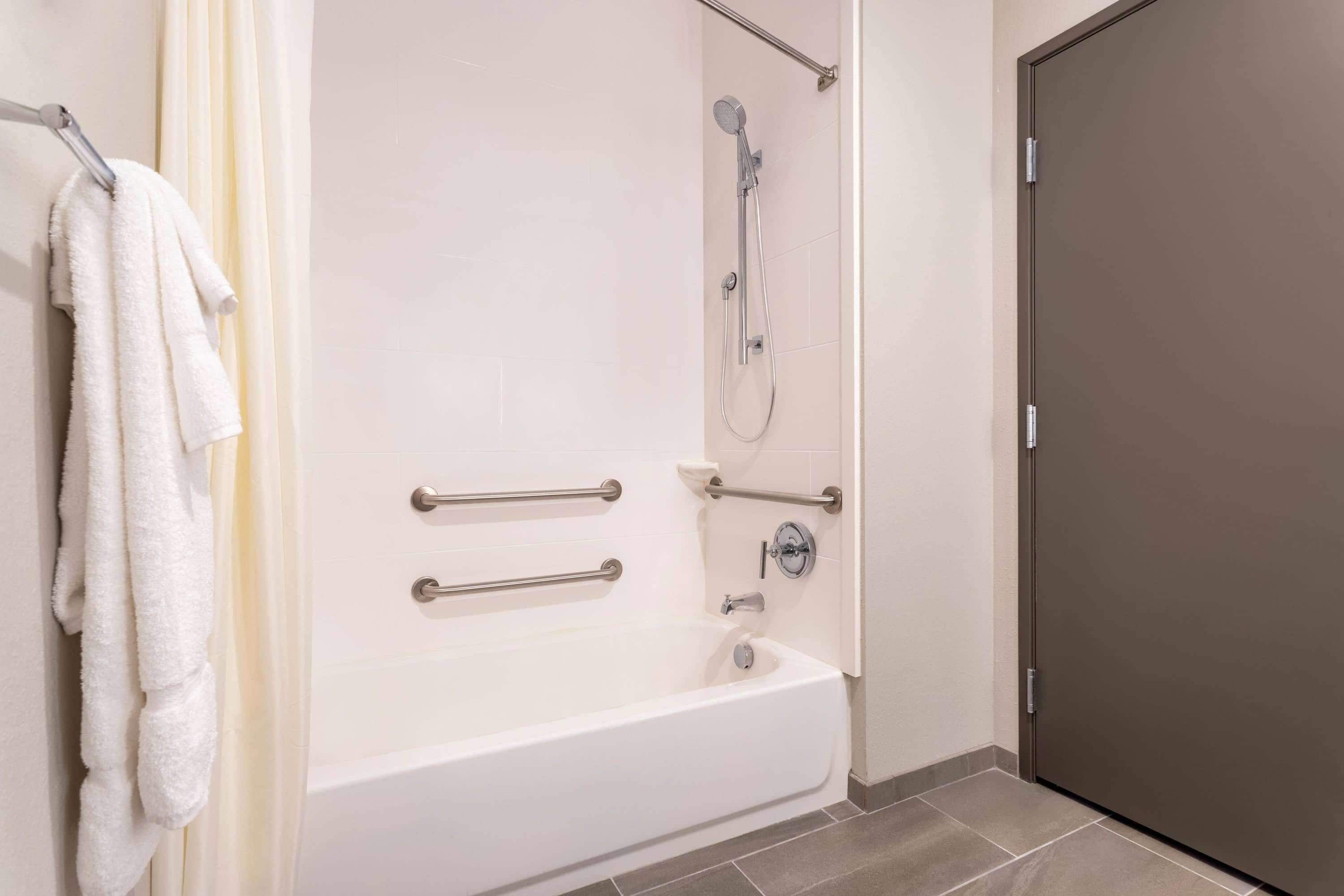 La Quinta Inn & Suites by Wyndham Bloomington