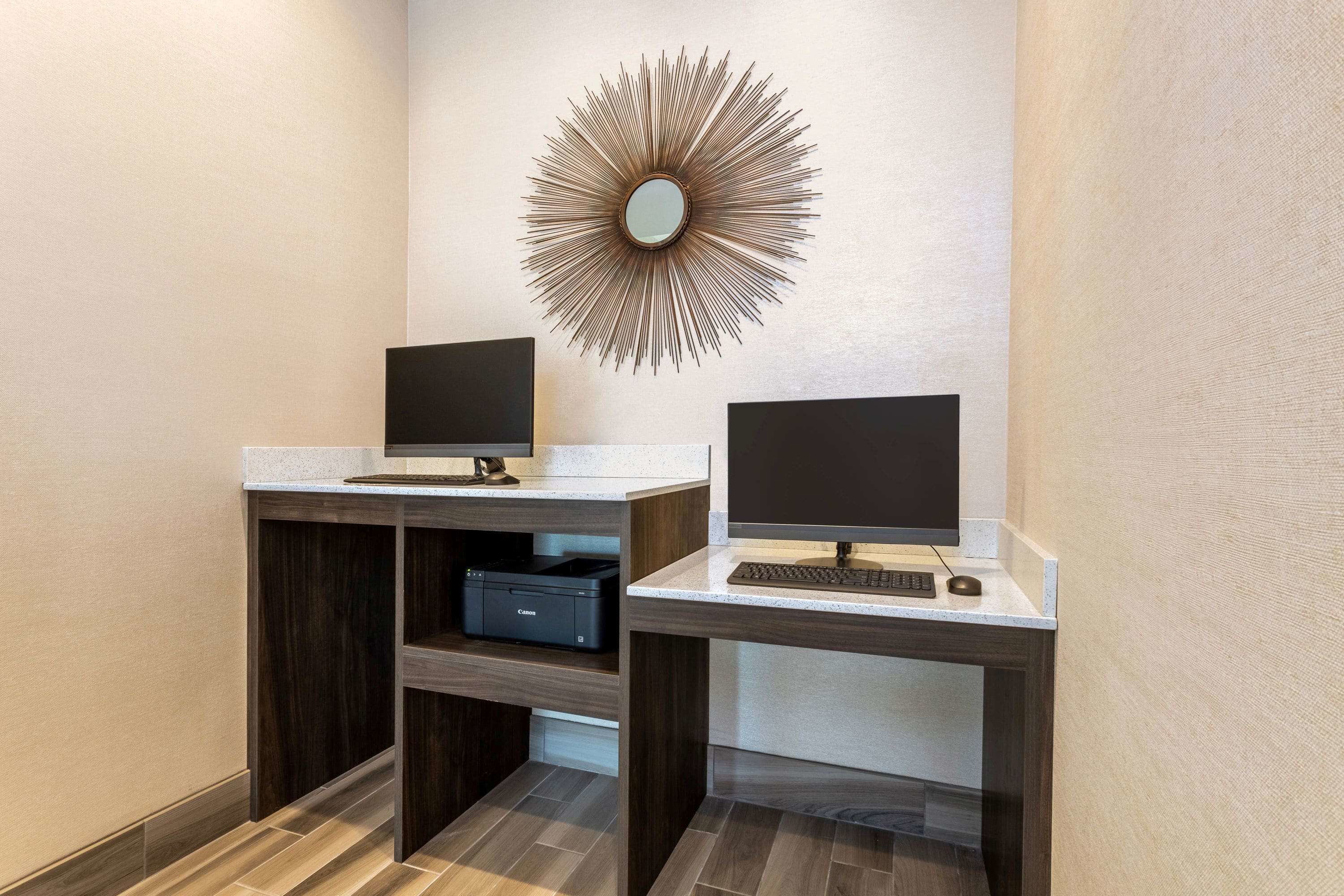 La Quinta Inn & Suites by Wyndham Bloomington