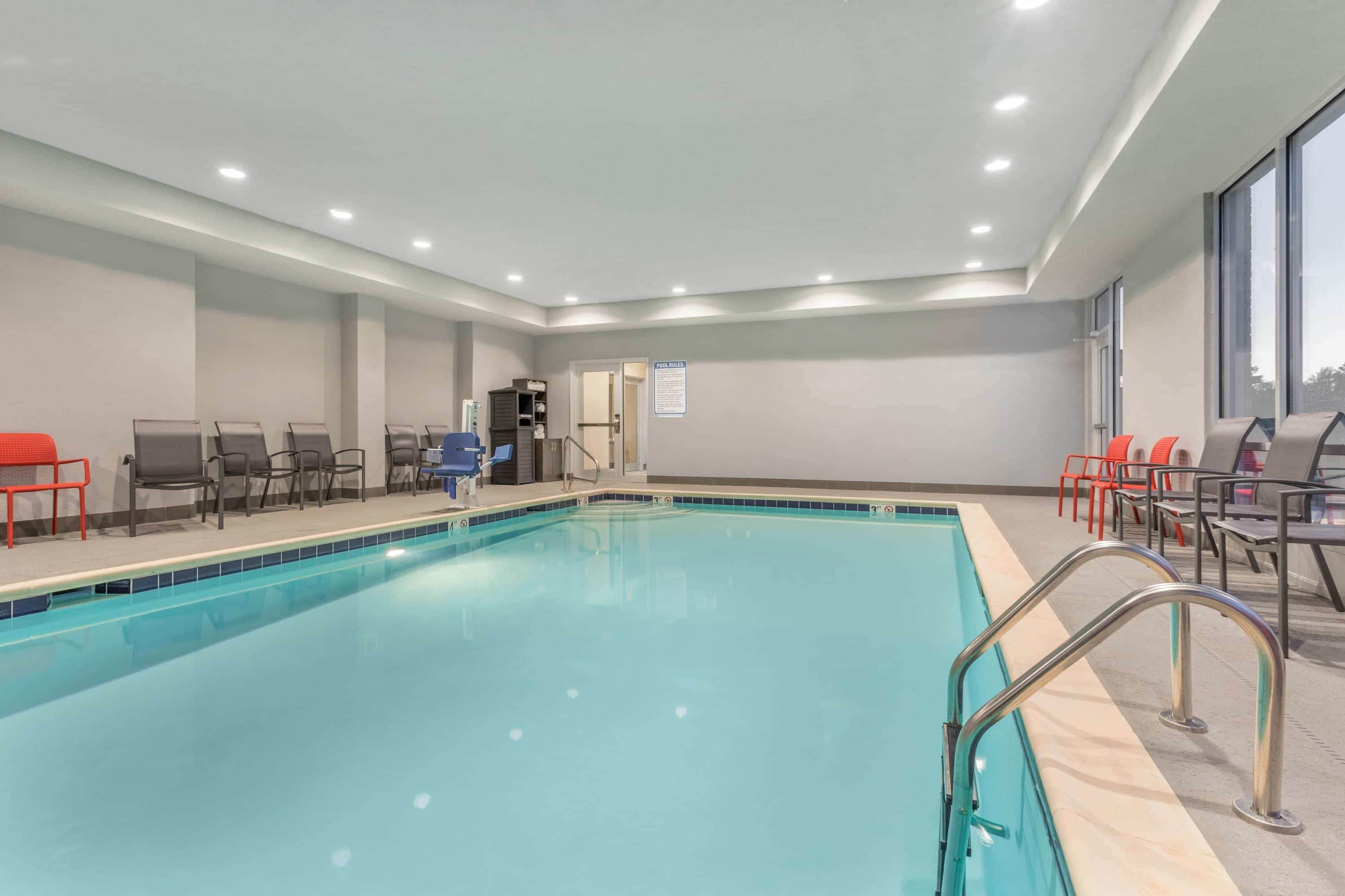 La Quinta Inn & Suites by Wyndham Bloomington