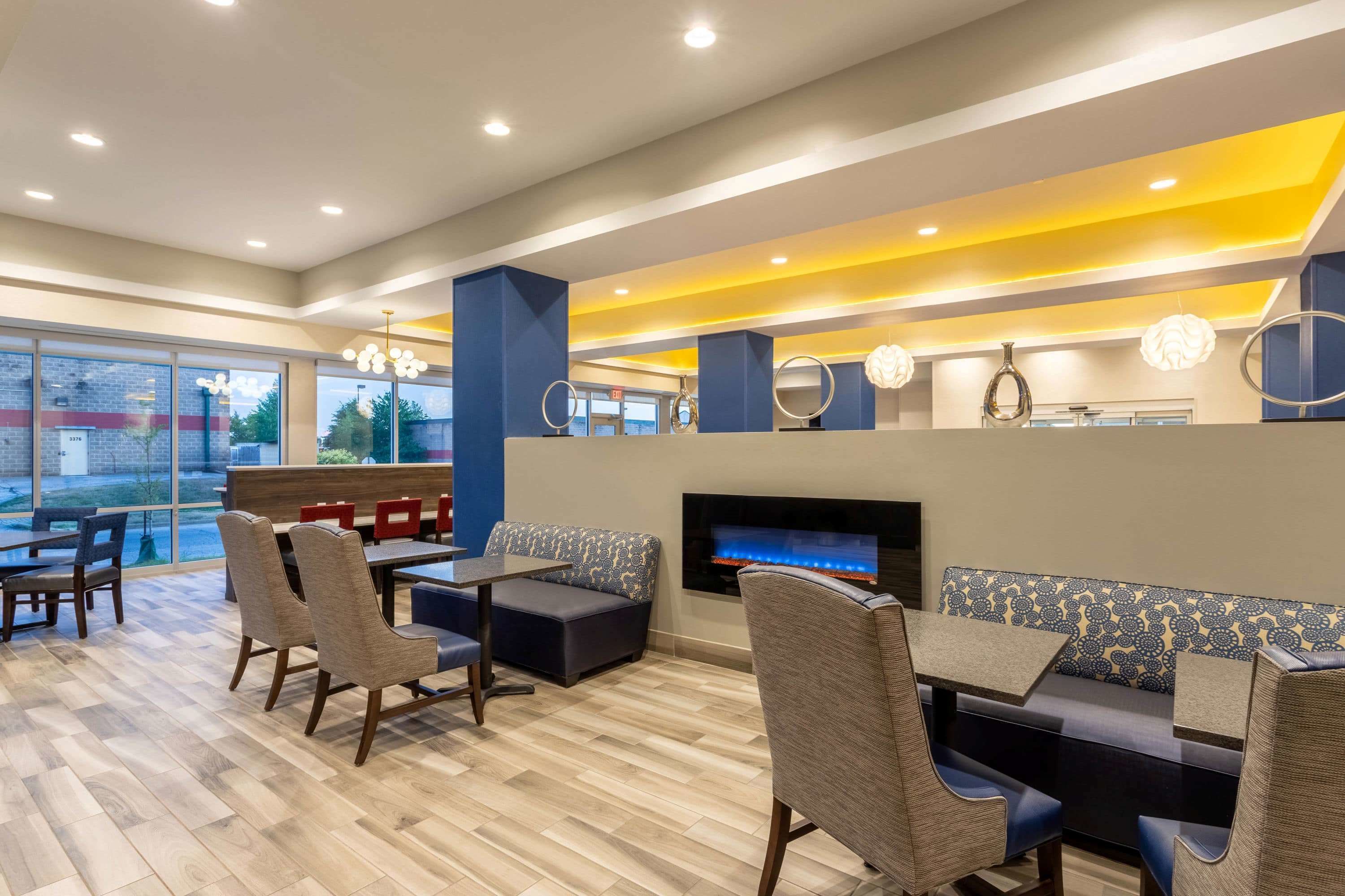 La Quinta Inn & Suites by Wyndham Bloomington