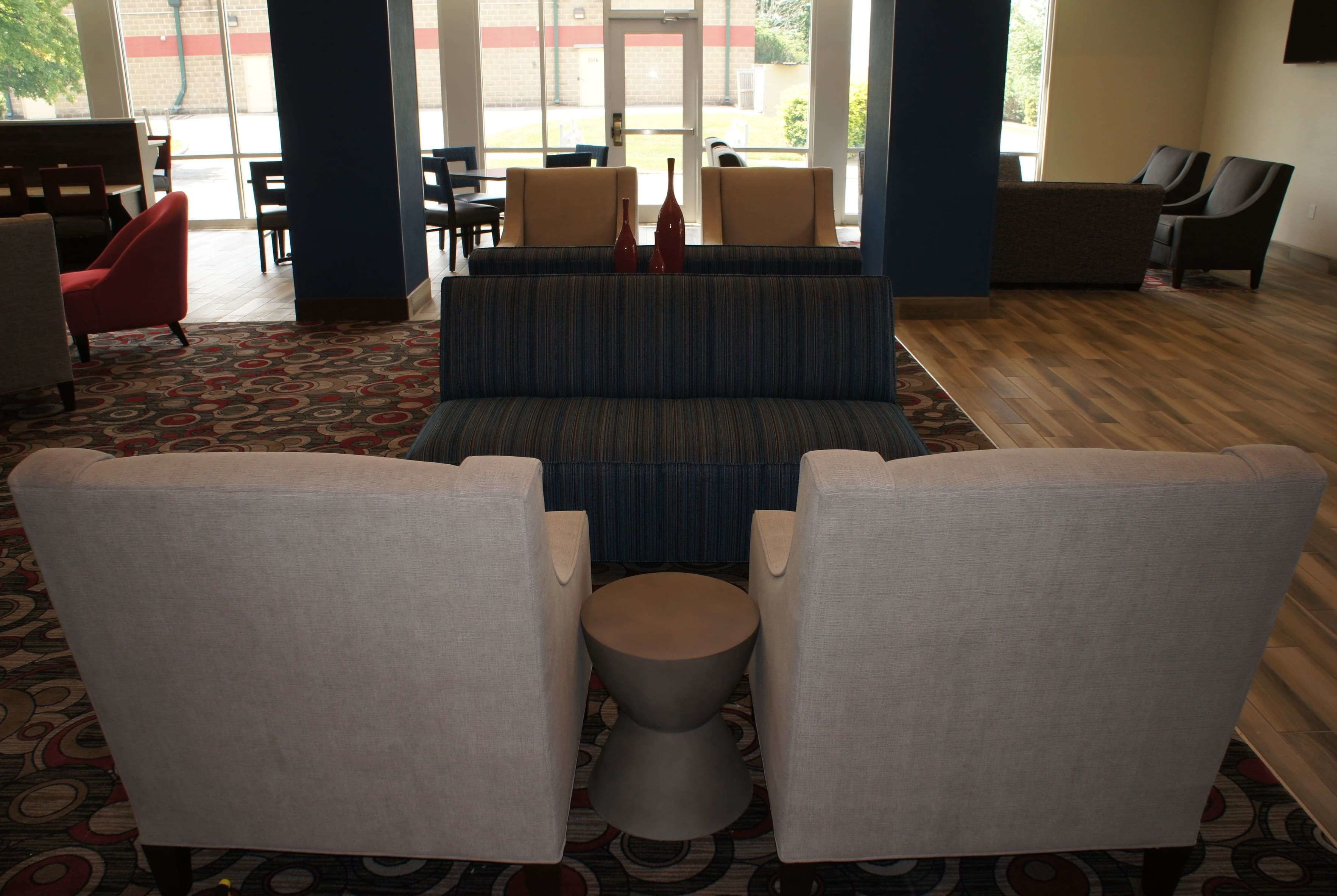 La Quinta Inn & Suites by Wyndham Bloomington