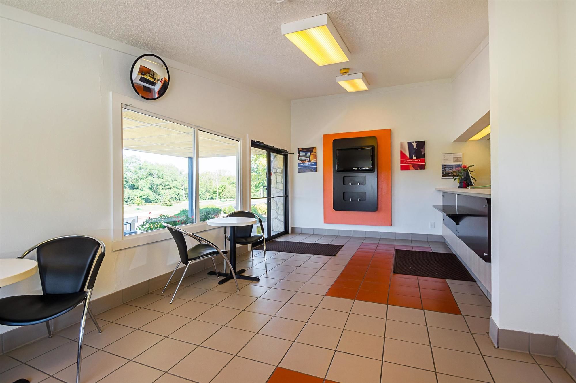 Motel 6 Bloomington