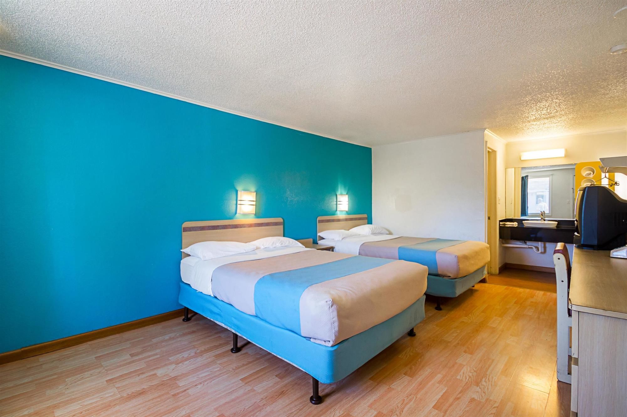 Motel 6 Bloomington