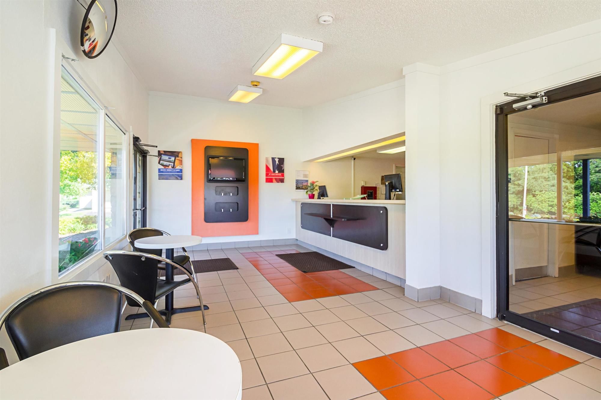Motel 6 Bloomington