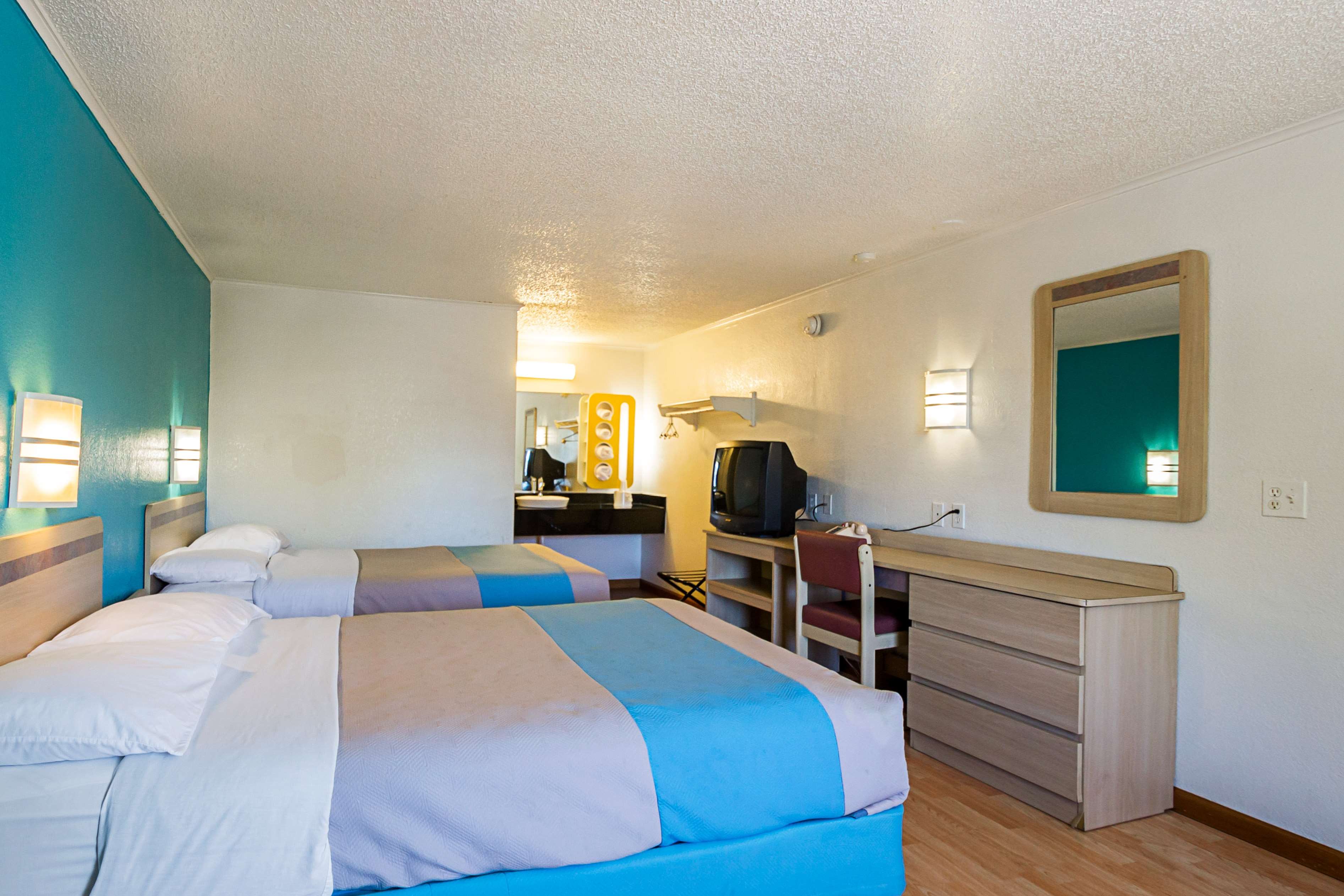 Motel 6 Bloomington