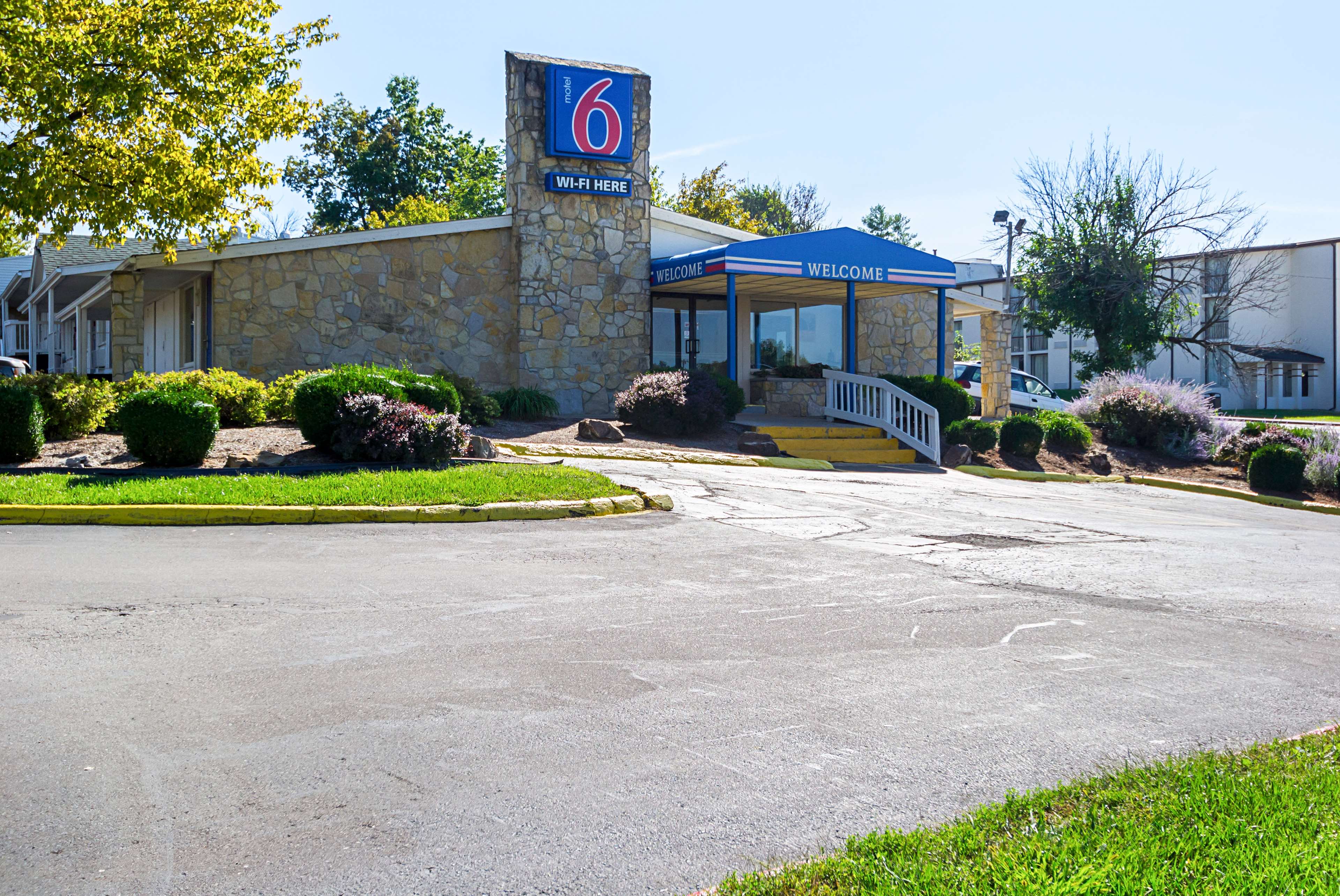 Motel 6 Bloomington