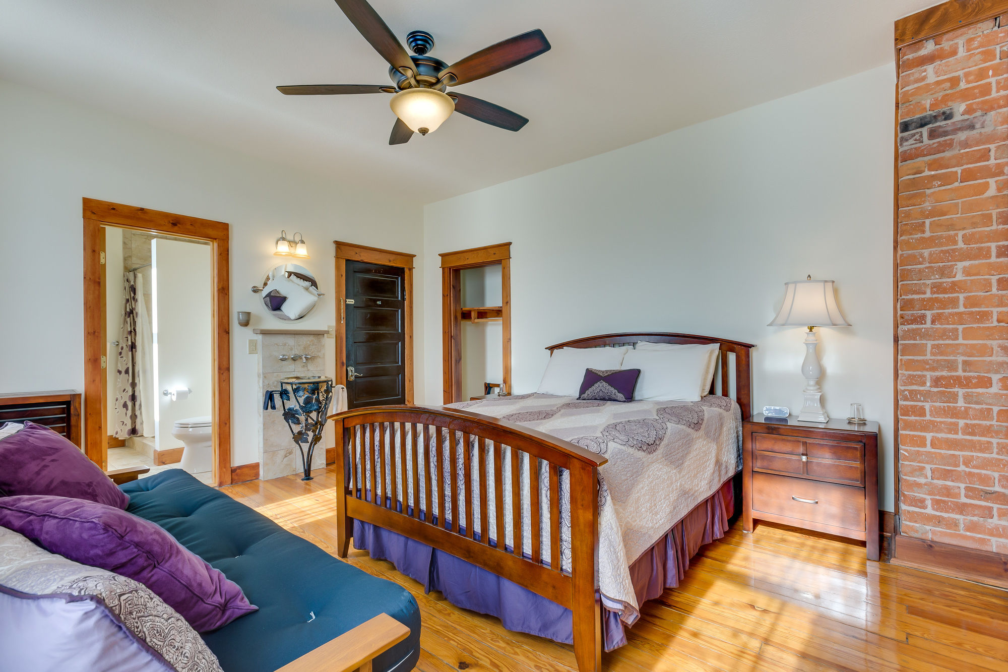 Persimmon Inn