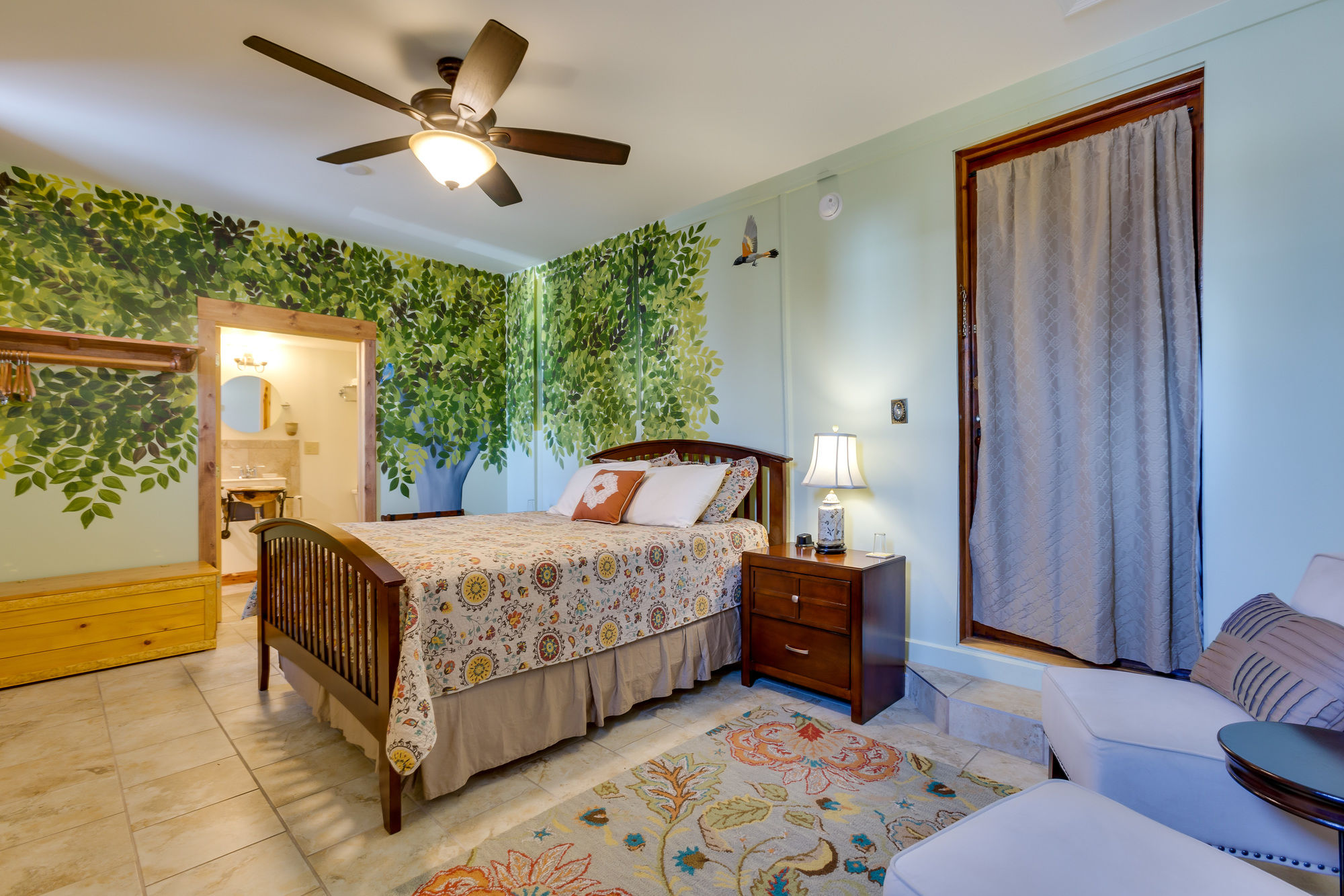 Persimmon Inn